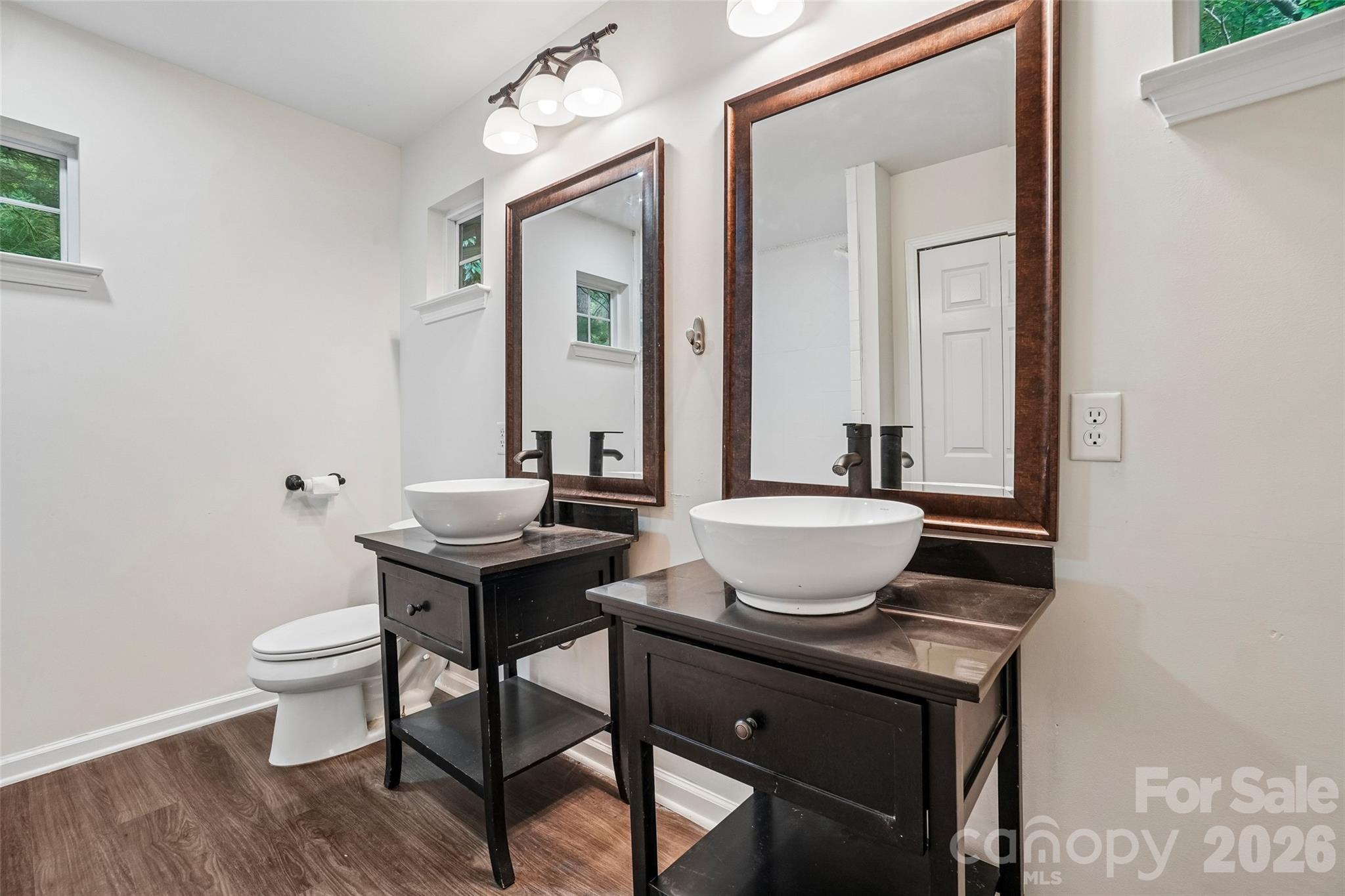 Single Family Residence at 124 Karla Circle, Hendersonville, photo 14 of 36