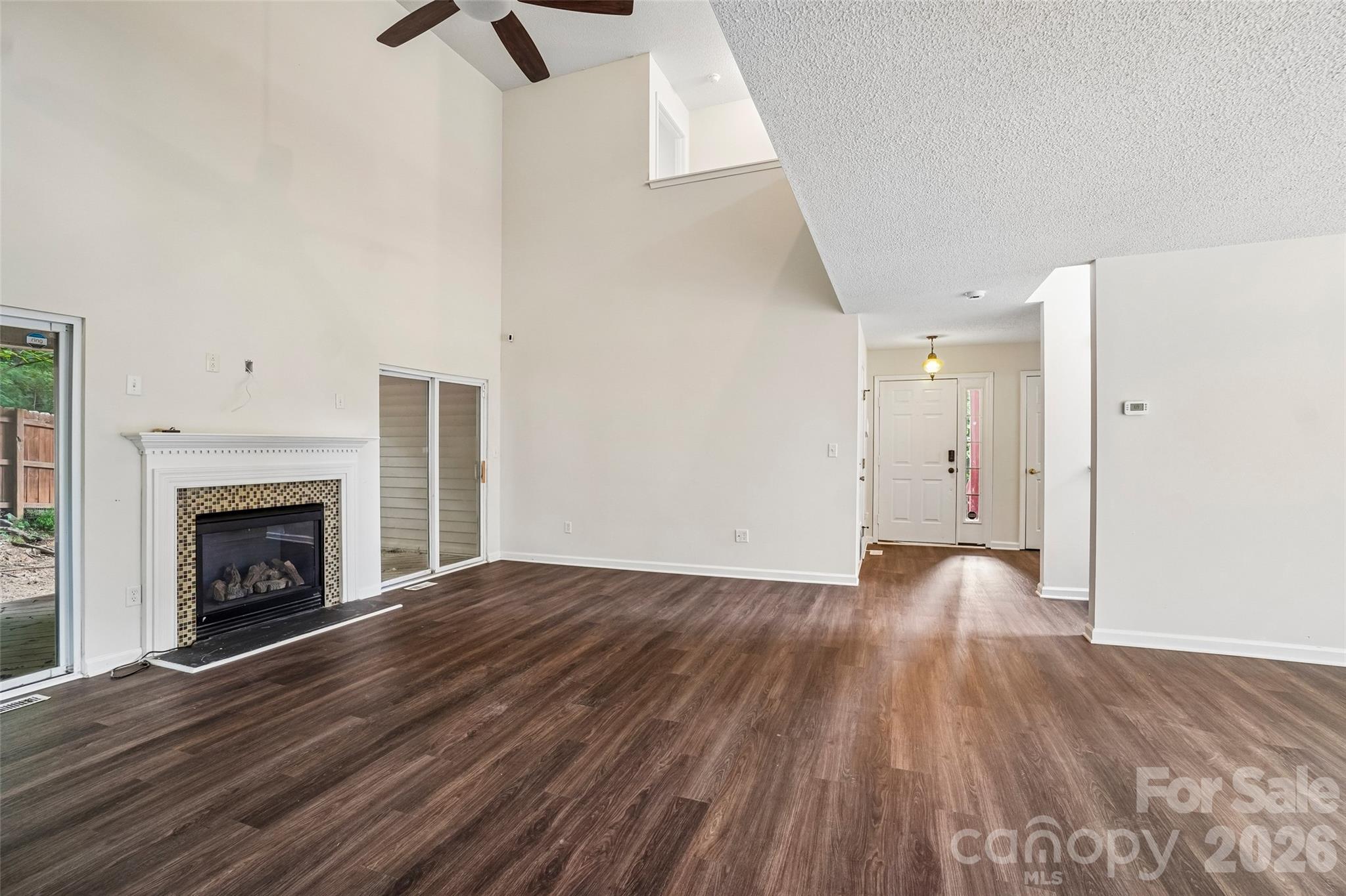 Single Family Residence at 124 Karla Circle, Hendersonville, photo 19 of 36