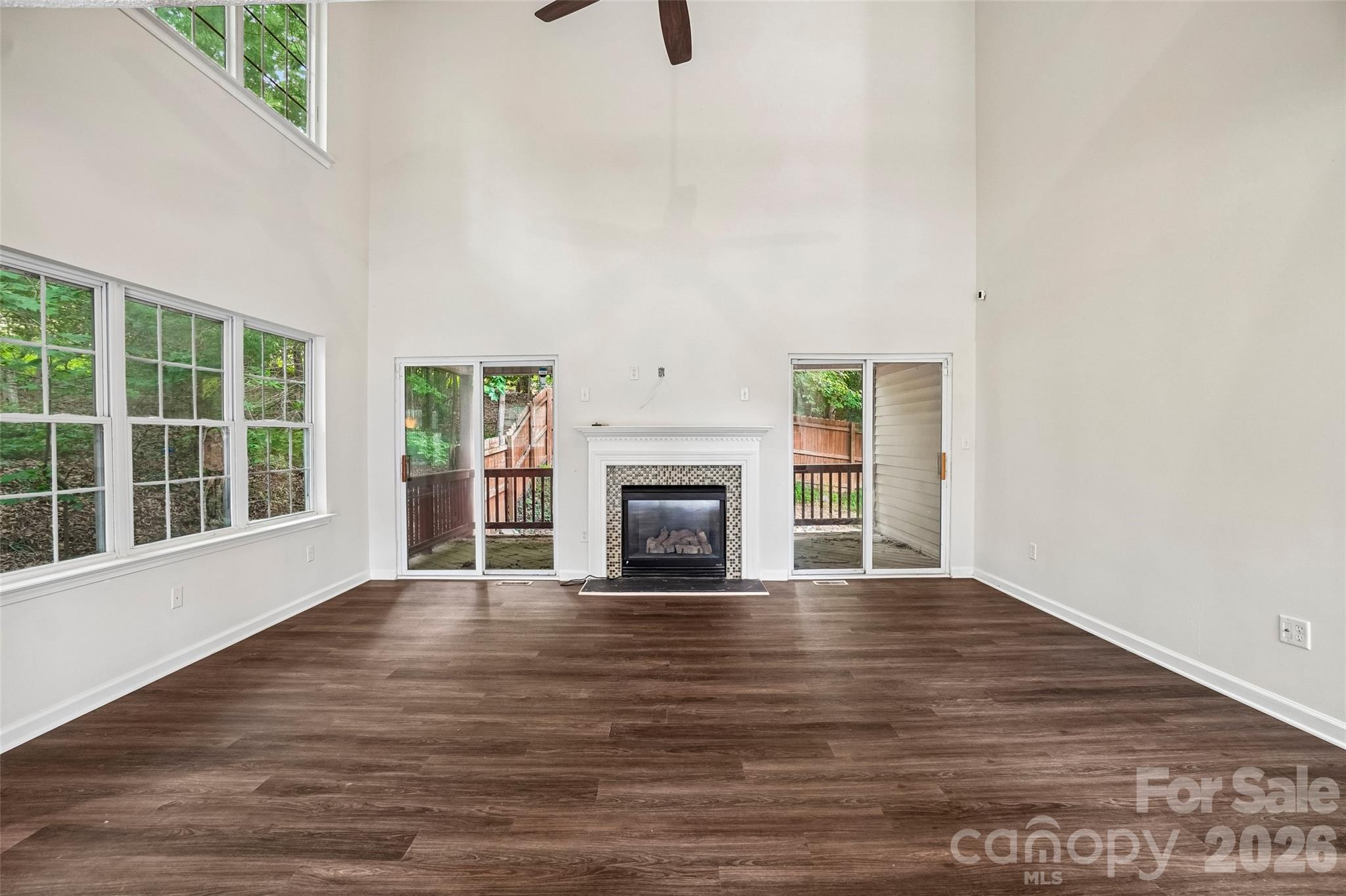 Single Family Residence at 124 Karla Circle, Hendersonville, photo 20 of 36