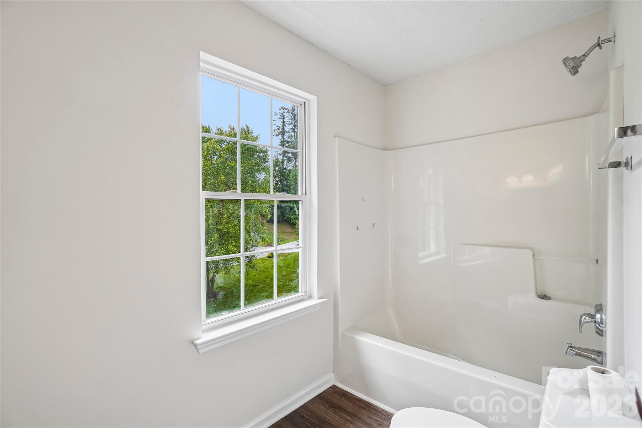 Single Family Residence at 124 Karla Circle, Hendersonville, photo 22 of 36