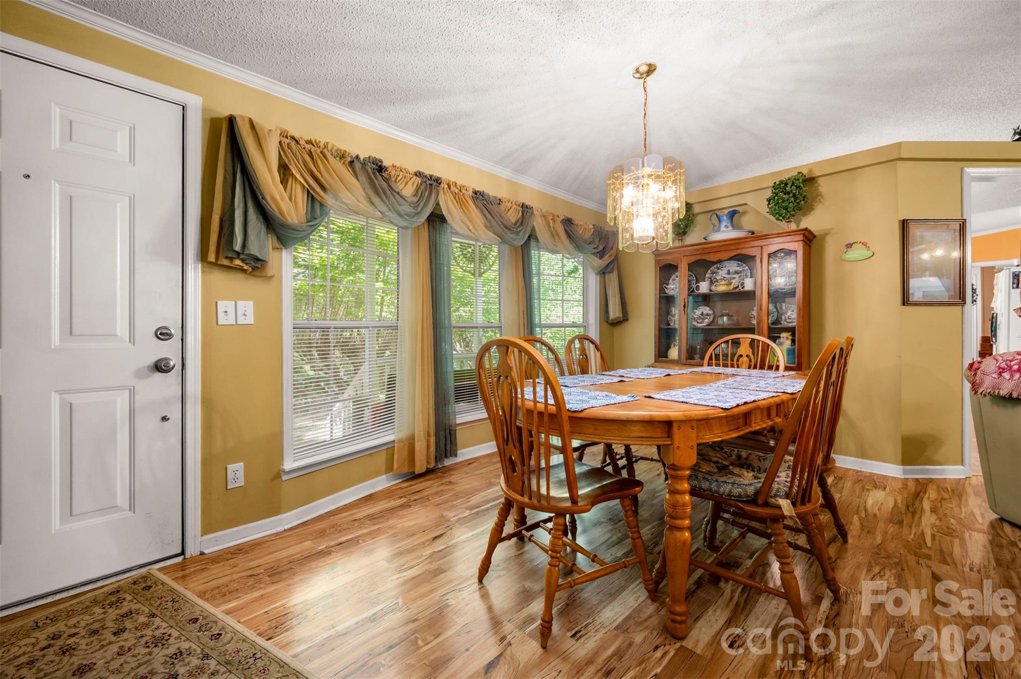 Single Family Residence at 98 Lanning Drive, Columbus, photo 10 of 34