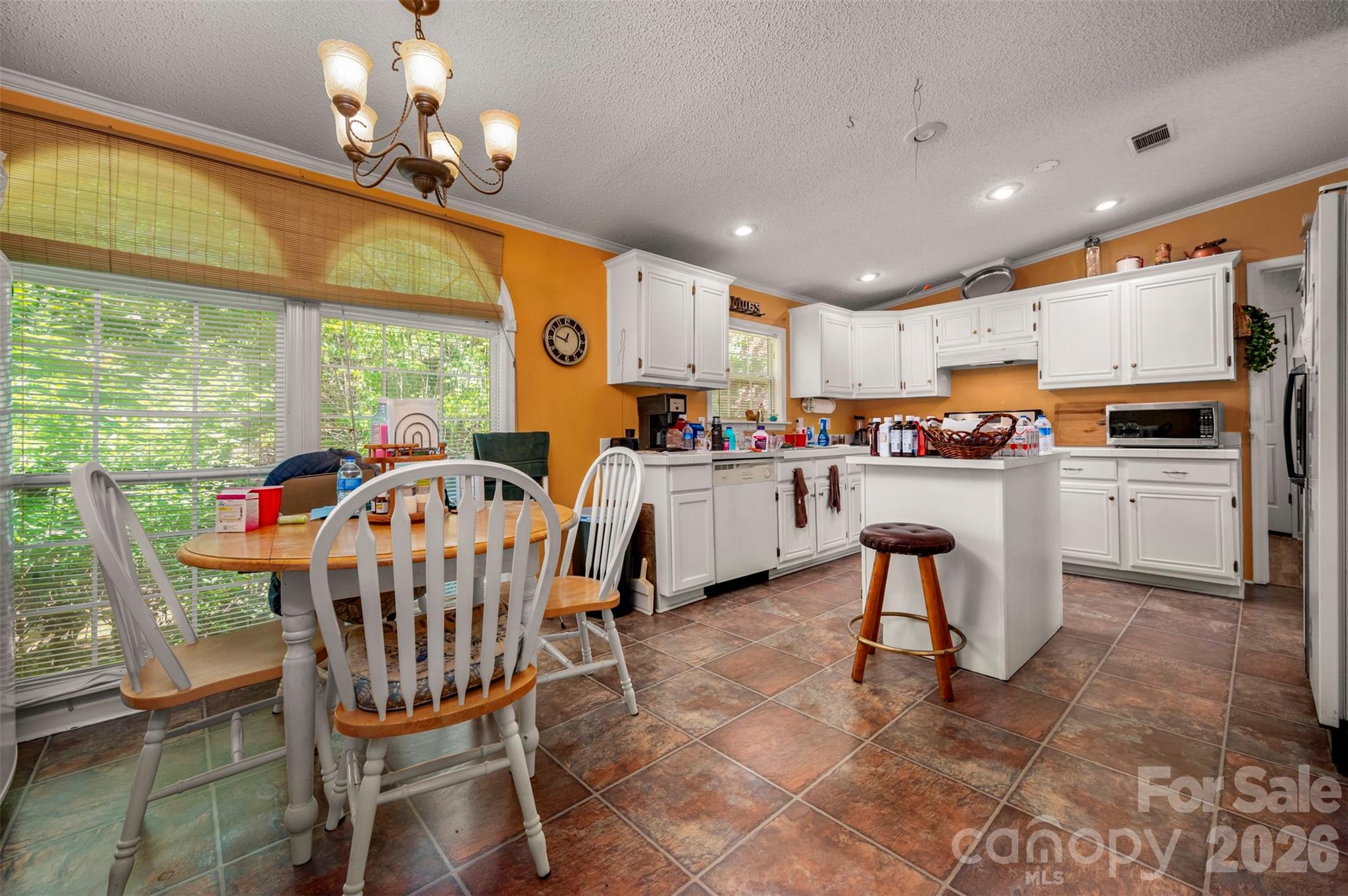 Single Family Residence at 98 Lanning Drive, Columbus, photo 17 of 34