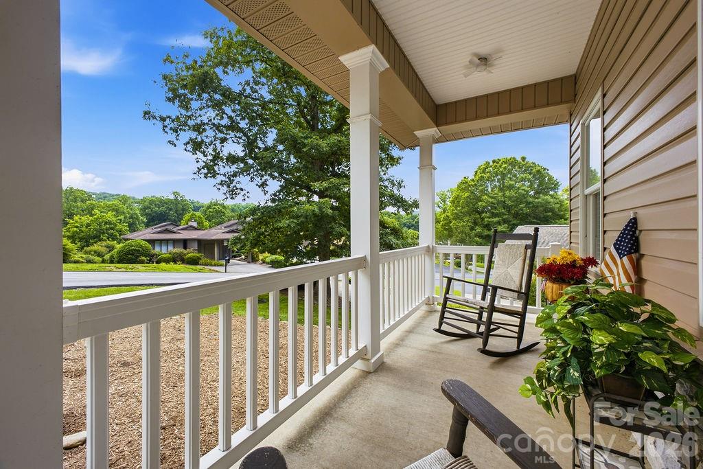 Single Family Residence at 3121 Cove Loop Road, Hendersonville, photo 7 of 48