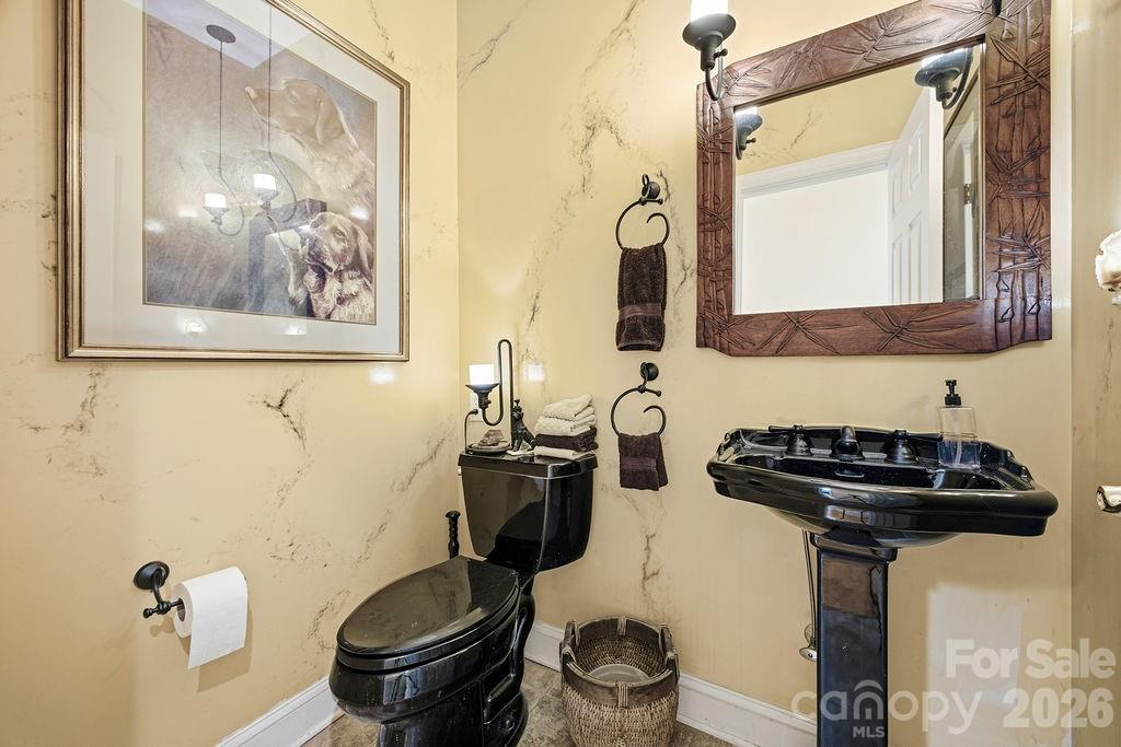 Single Family Residence at 3121 Cove Loop Road, Hendersonville, photo 20 of 48