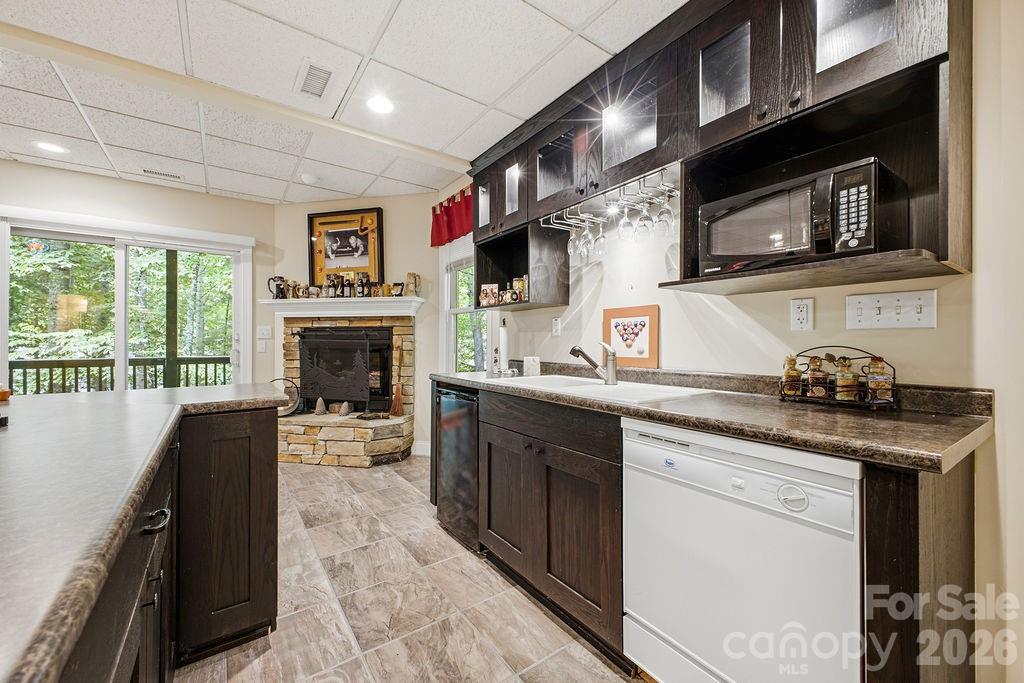 Single Family Residence at 3121 Cove Loop Road, Hendersonville, photo 30 of 48