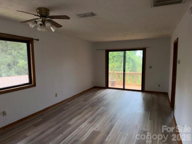Condominium at 581 Courtwood Lane, Hendersonville, photo 2 of 7