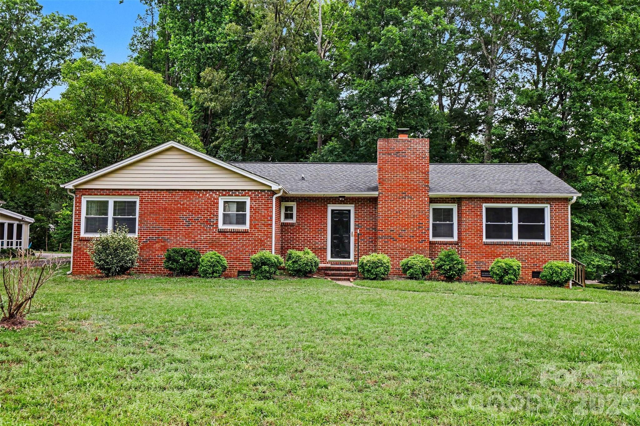 Single Family Residence at 217 Oakwood Avenue, York