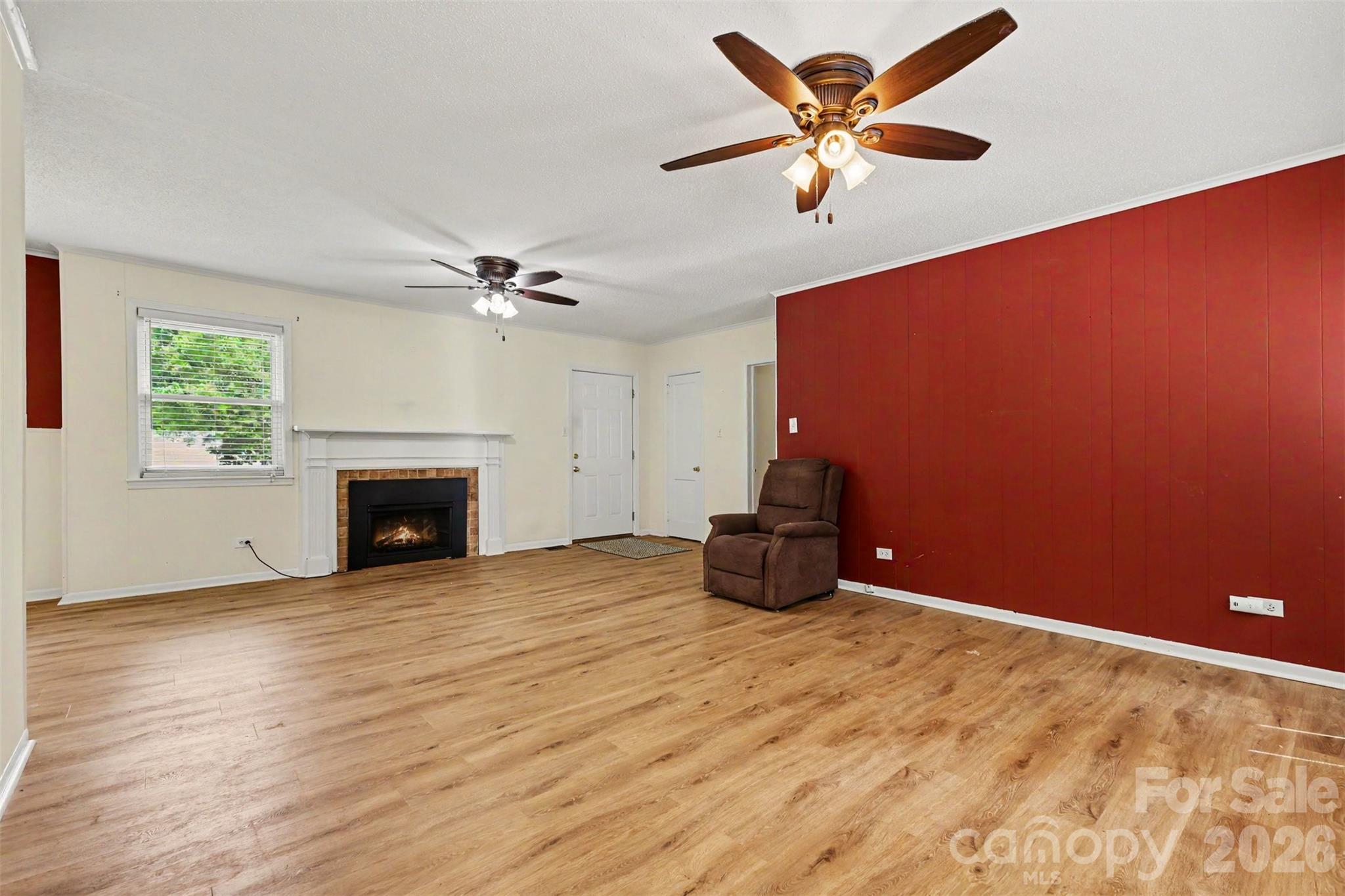 Single Family Residence at 217 Oakwood Avenue, York, photo 5 of 46