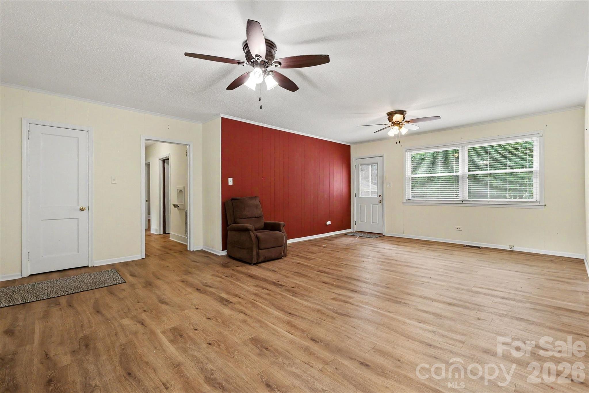 Single Family Residence at 217 Oakwood Avenue, York, photo 7 of 46