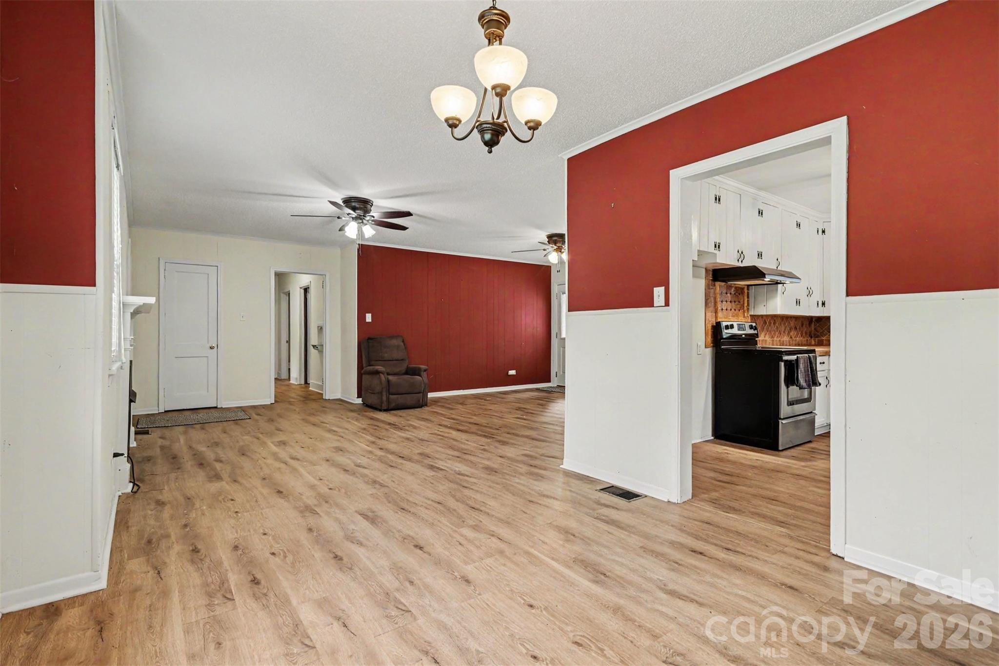 Single Family Residence at 217 Oakwood Avenue, York, photo 12 of 46