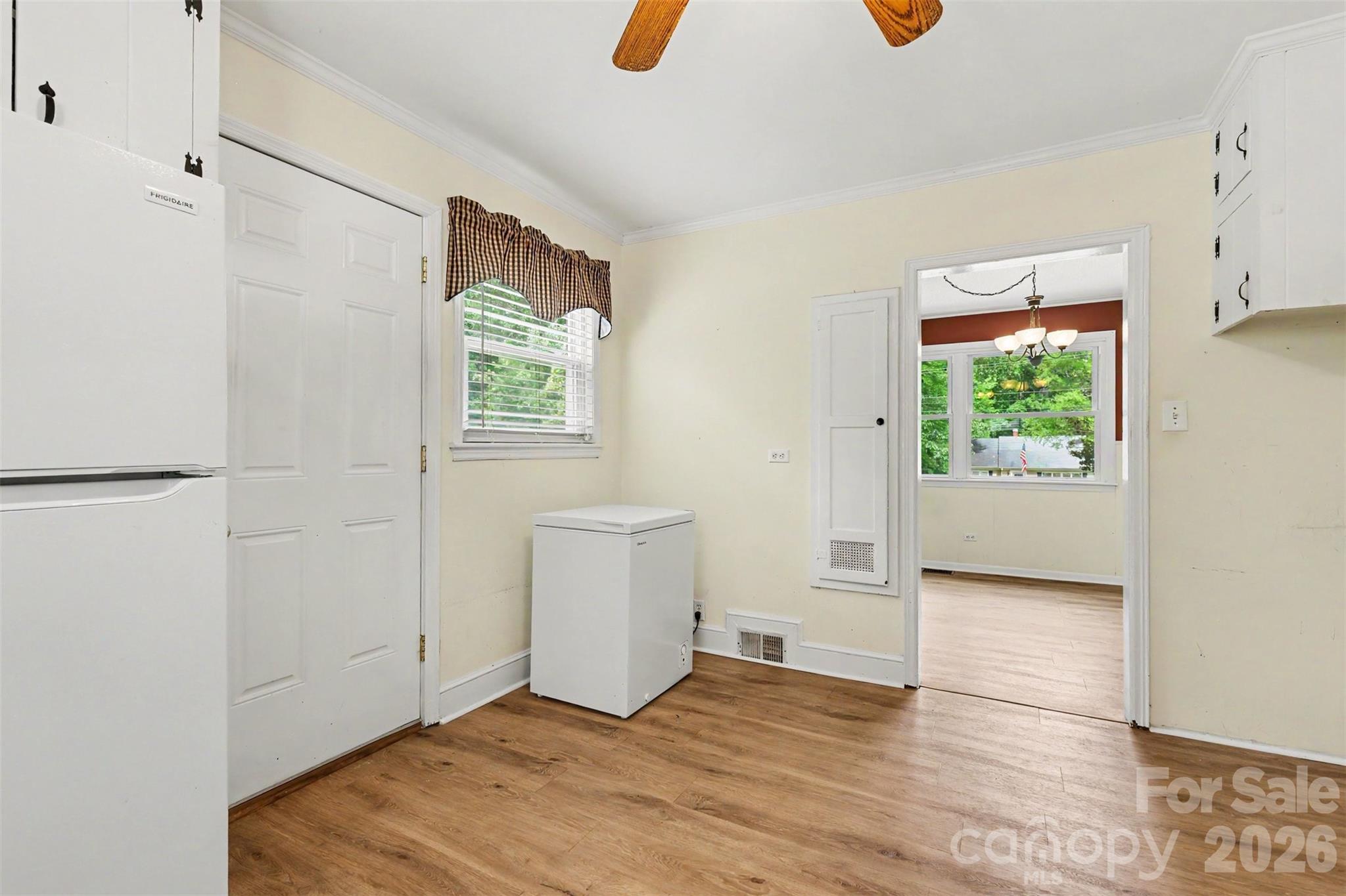 Single Family Residence at 217 Oakwood Avenue, York, photo 19 of 46