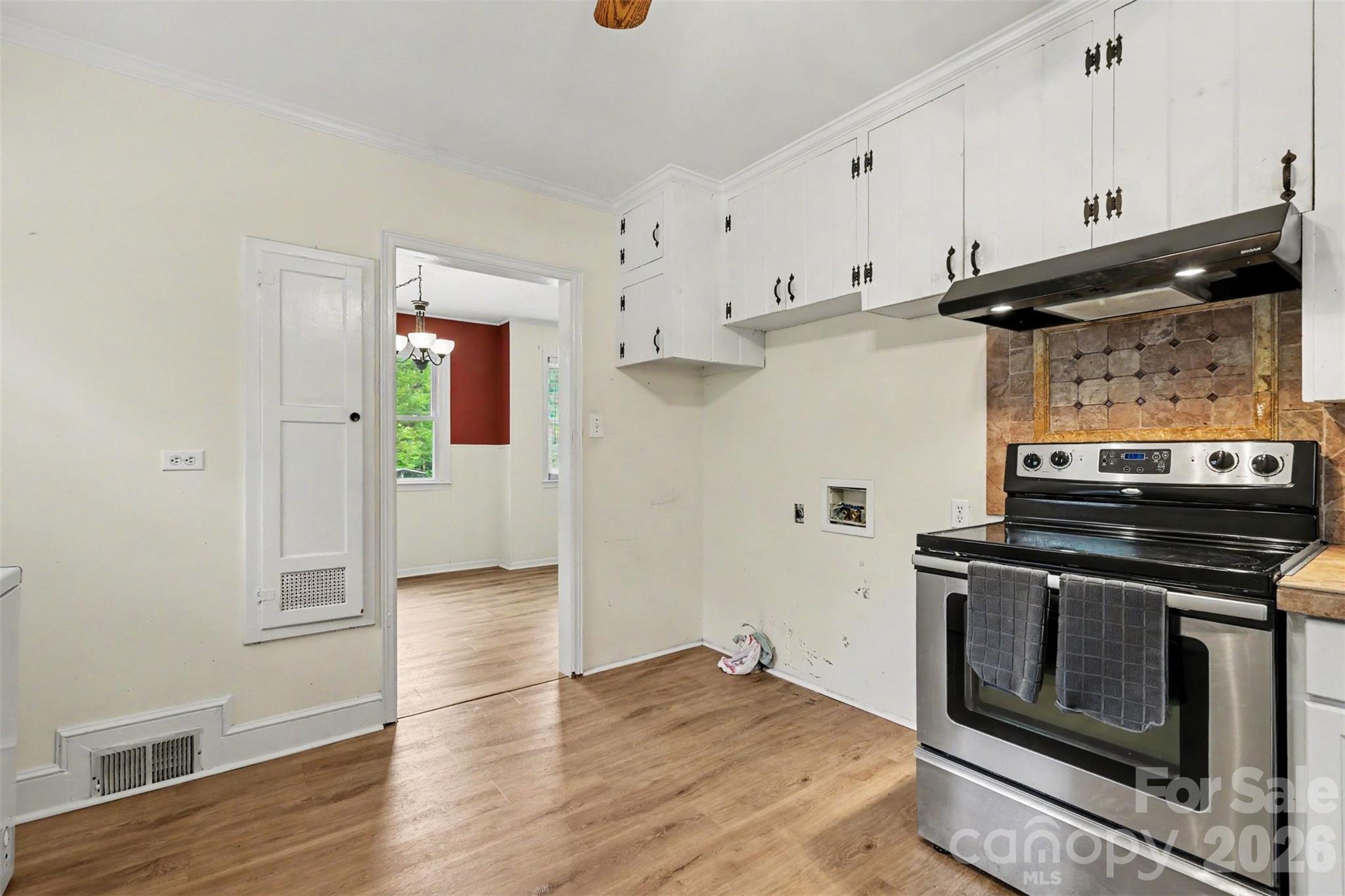 Single Family Residence at 217 Oakwood Avenue, York, photo 20 of 46