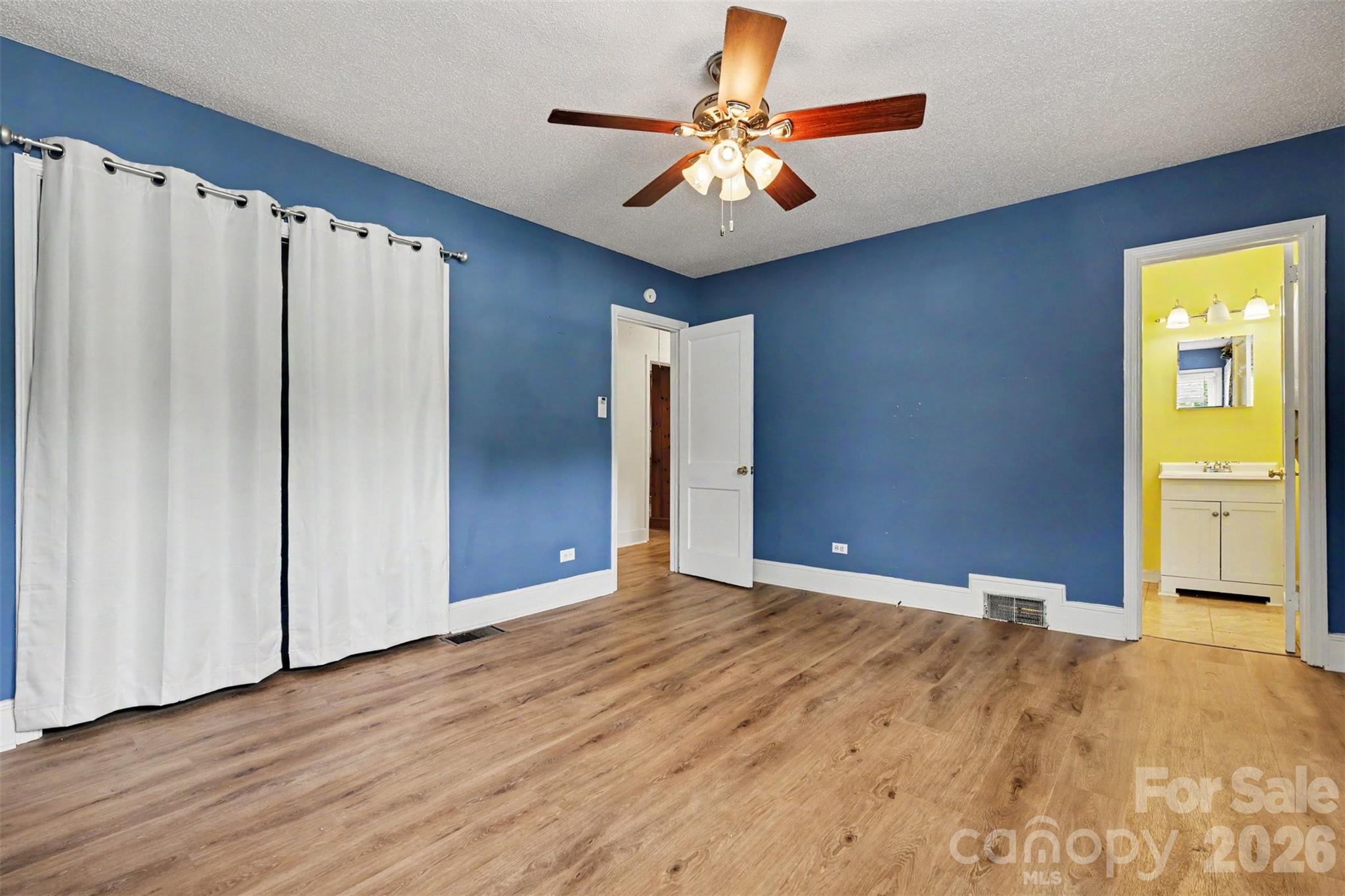 Single Family Residence at 217 Oakwood Avenue, York, photo 23 of 46