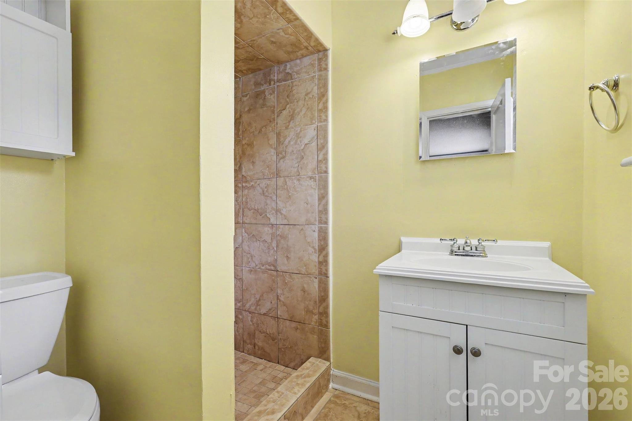 Single Family Residence at 217 Oakwood Avenue, York, photo 25 of 46
