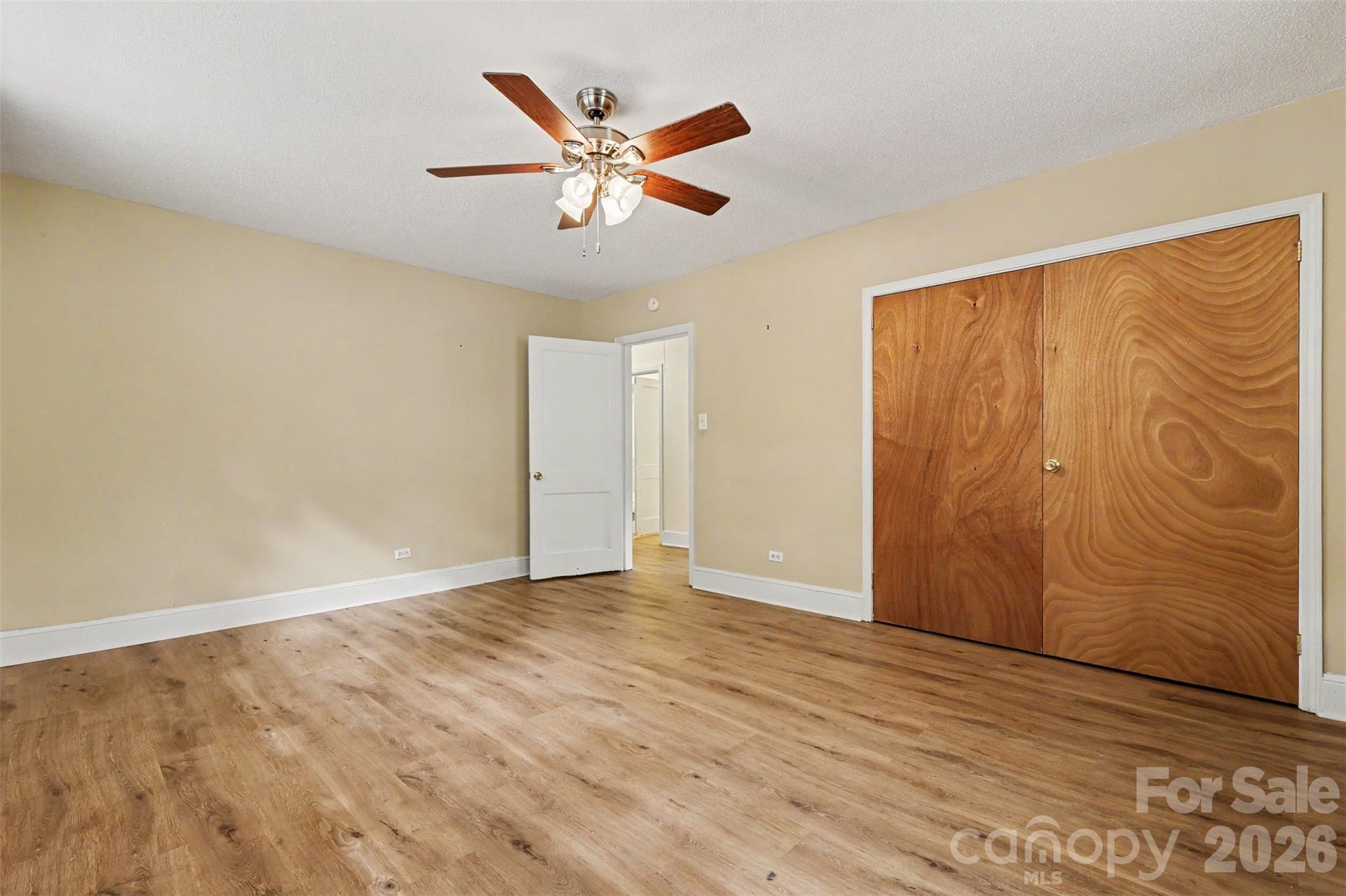 Single Family Residence at 217 Oakwood Avenue, York, photo 31 of 46