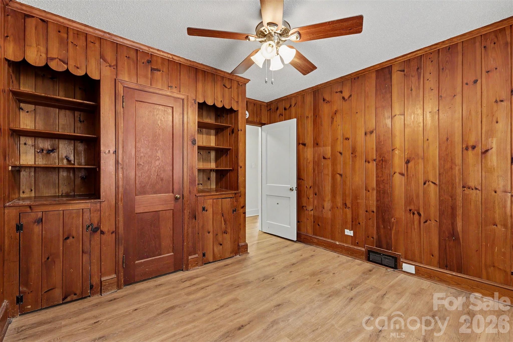 Single Family Residence at 217 Oakwood Avenue, York, photo 32 of 46