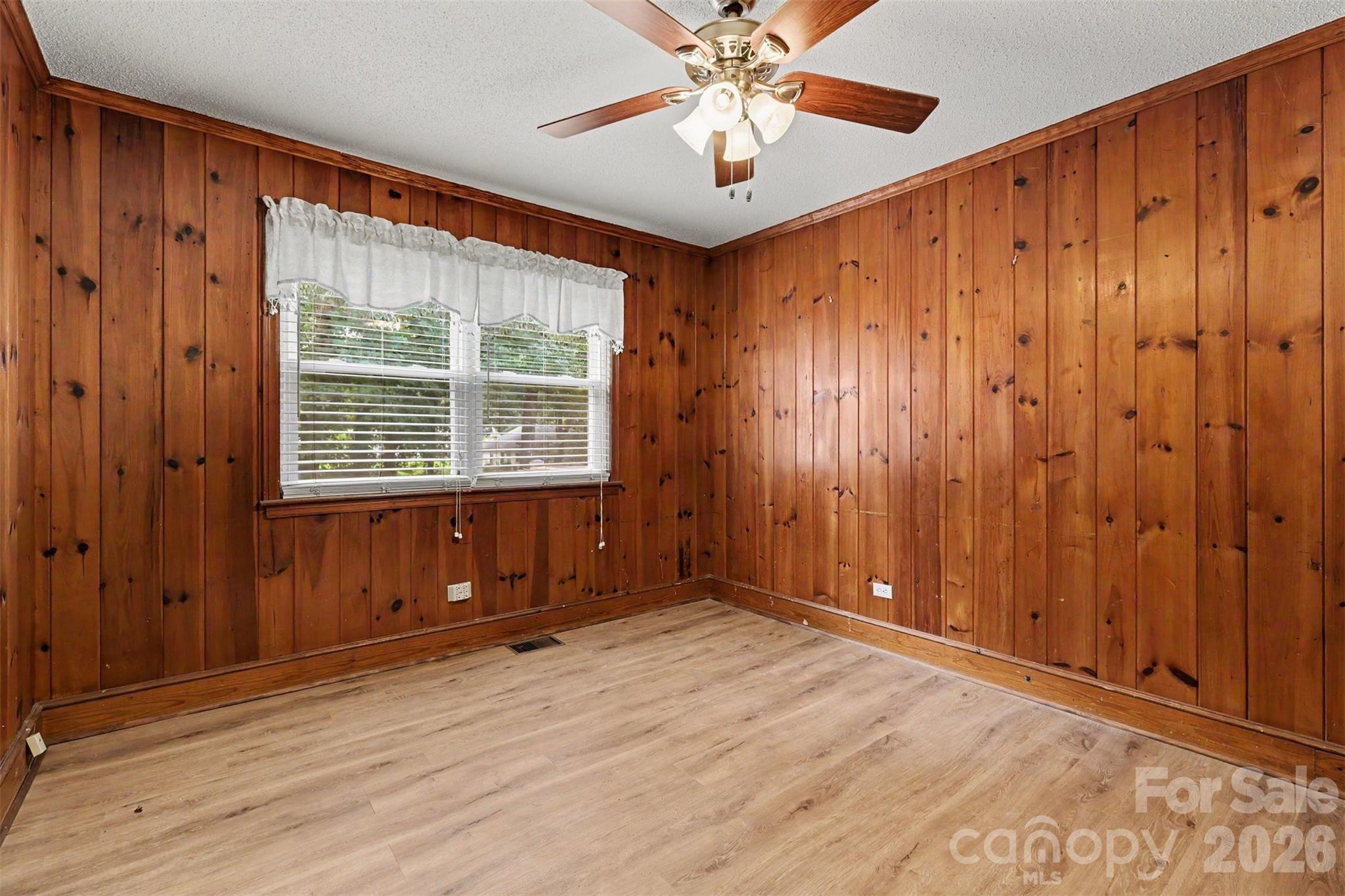 Single Family Residence at 217 Oakwood Avenue, York, photo 35 of 46
