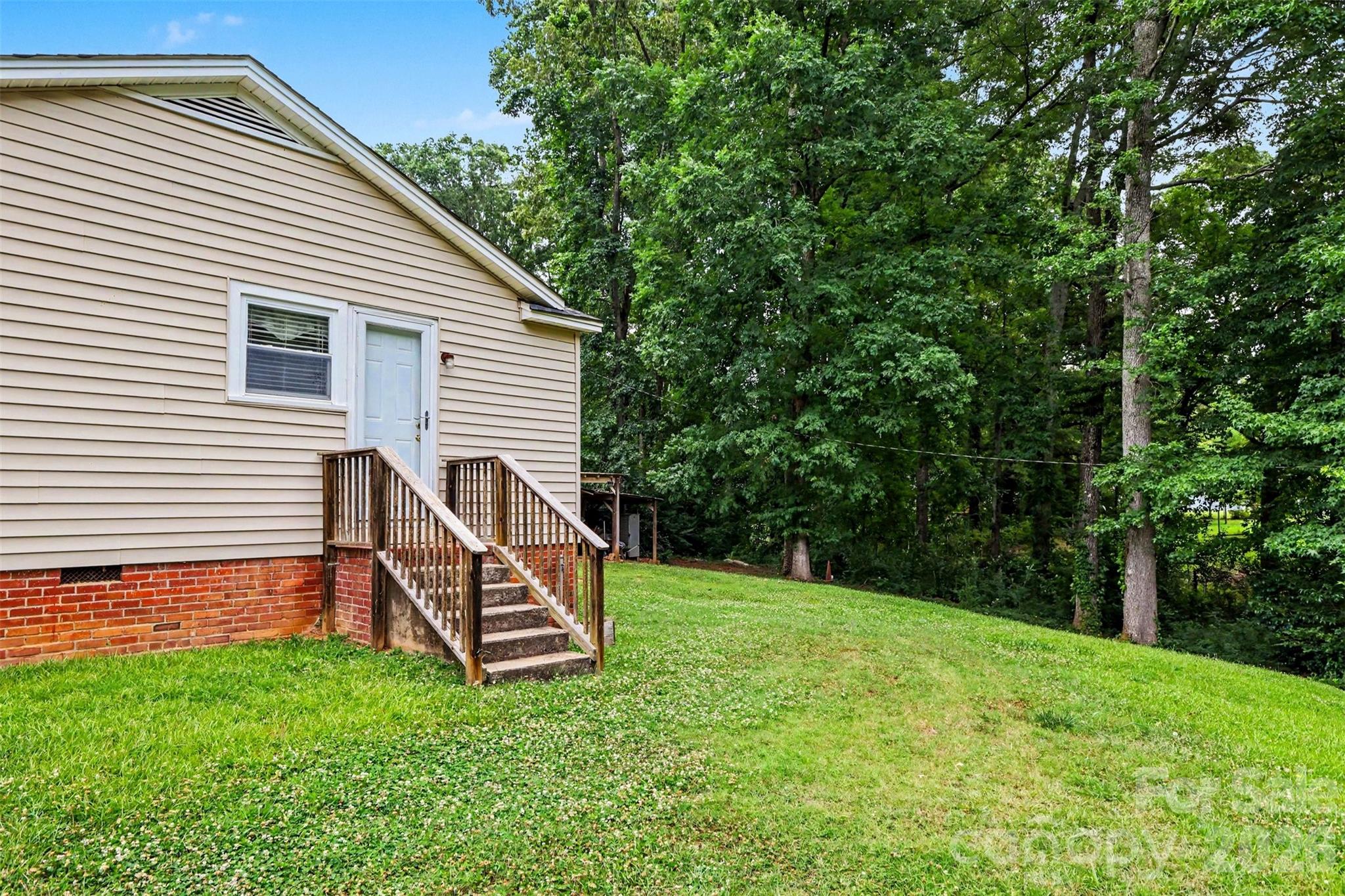 Single Family Residence at 217 Oakwood Avenue, York, photo 39 of 46