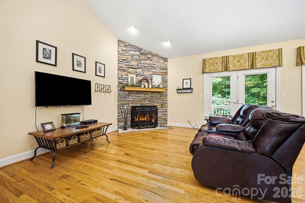 Single Family Residence at 3121 Cove Loop Road, Hendersonville, photo 12 of 48