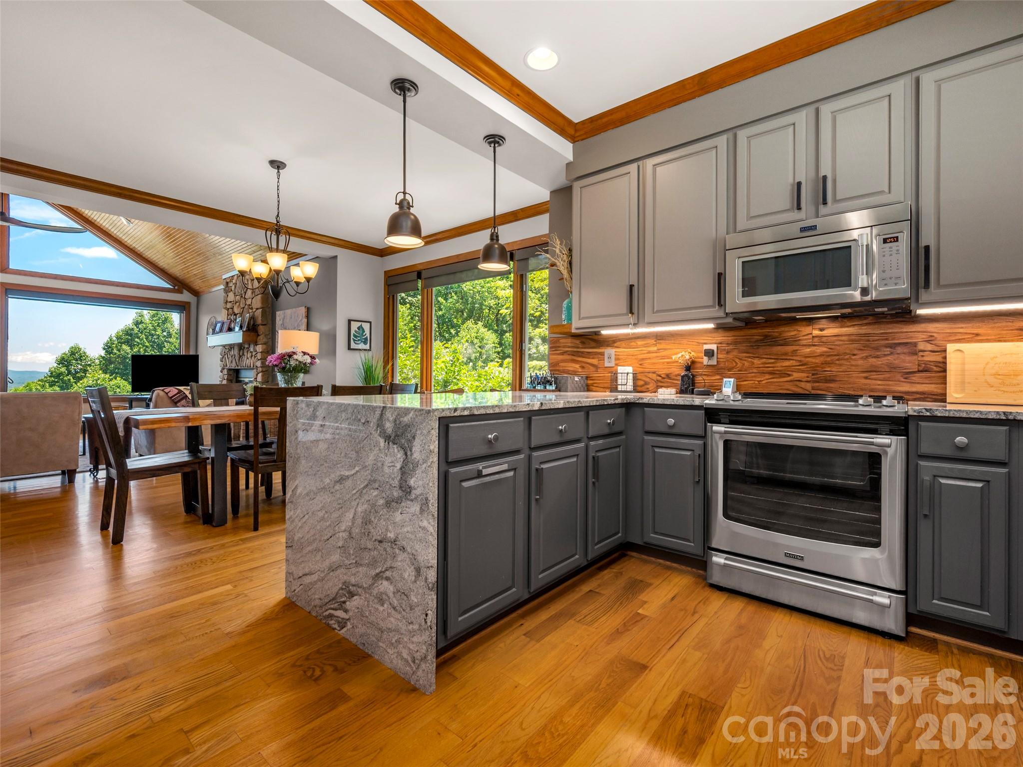 Townhouse at 2 Meadow Ridge Lane, Hendersonville, photo 14 of 48