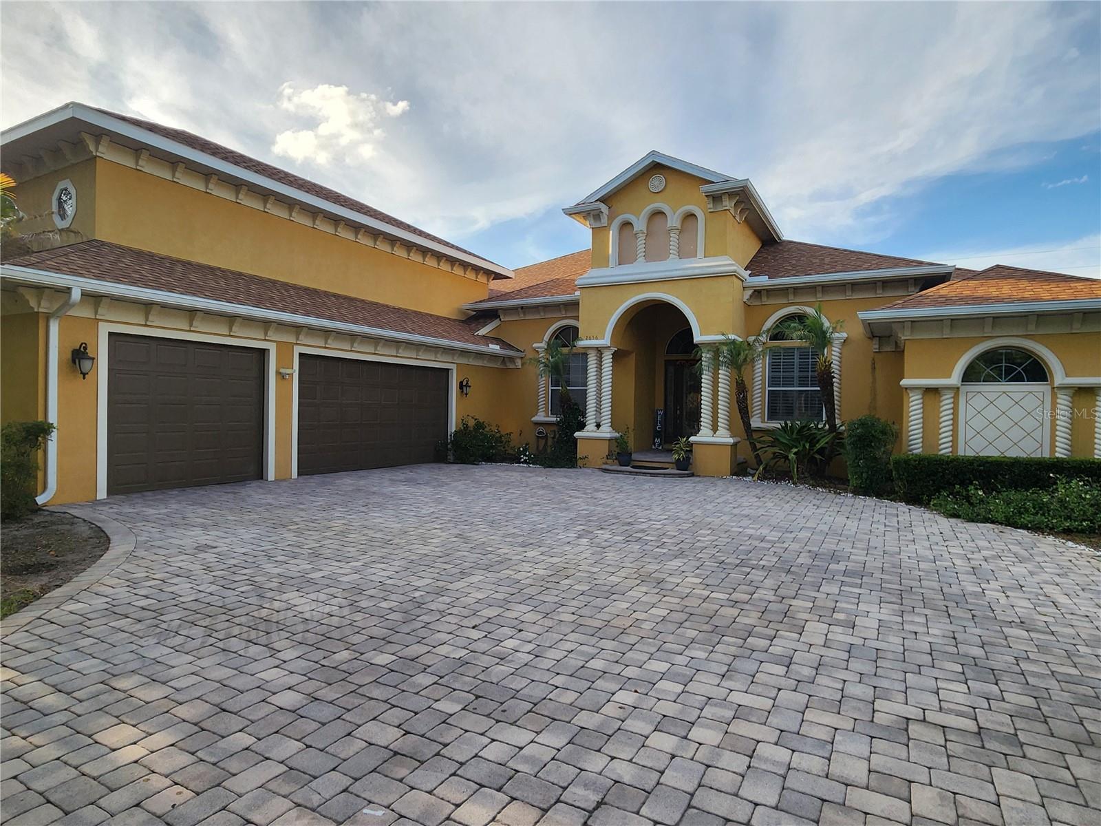 Single Family Residence at 2656 WYNDSOR OAKS WAY, WINTER HAVEN, photo 2 of 33