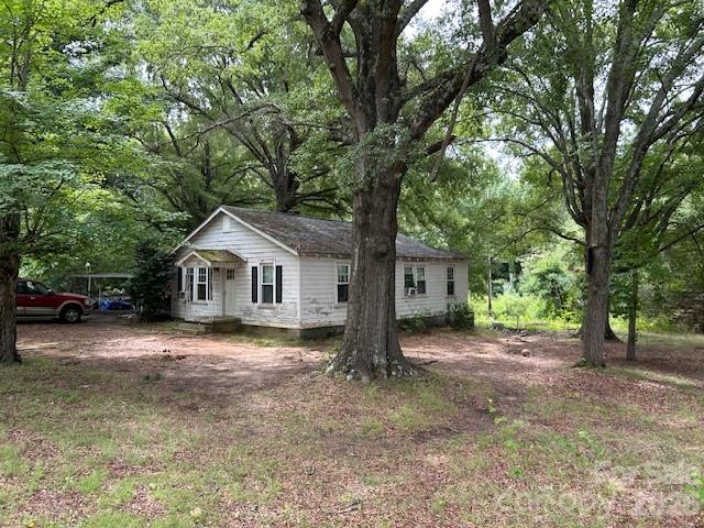Single Family Residence at 145 Alexander Acres Road, Mooresville