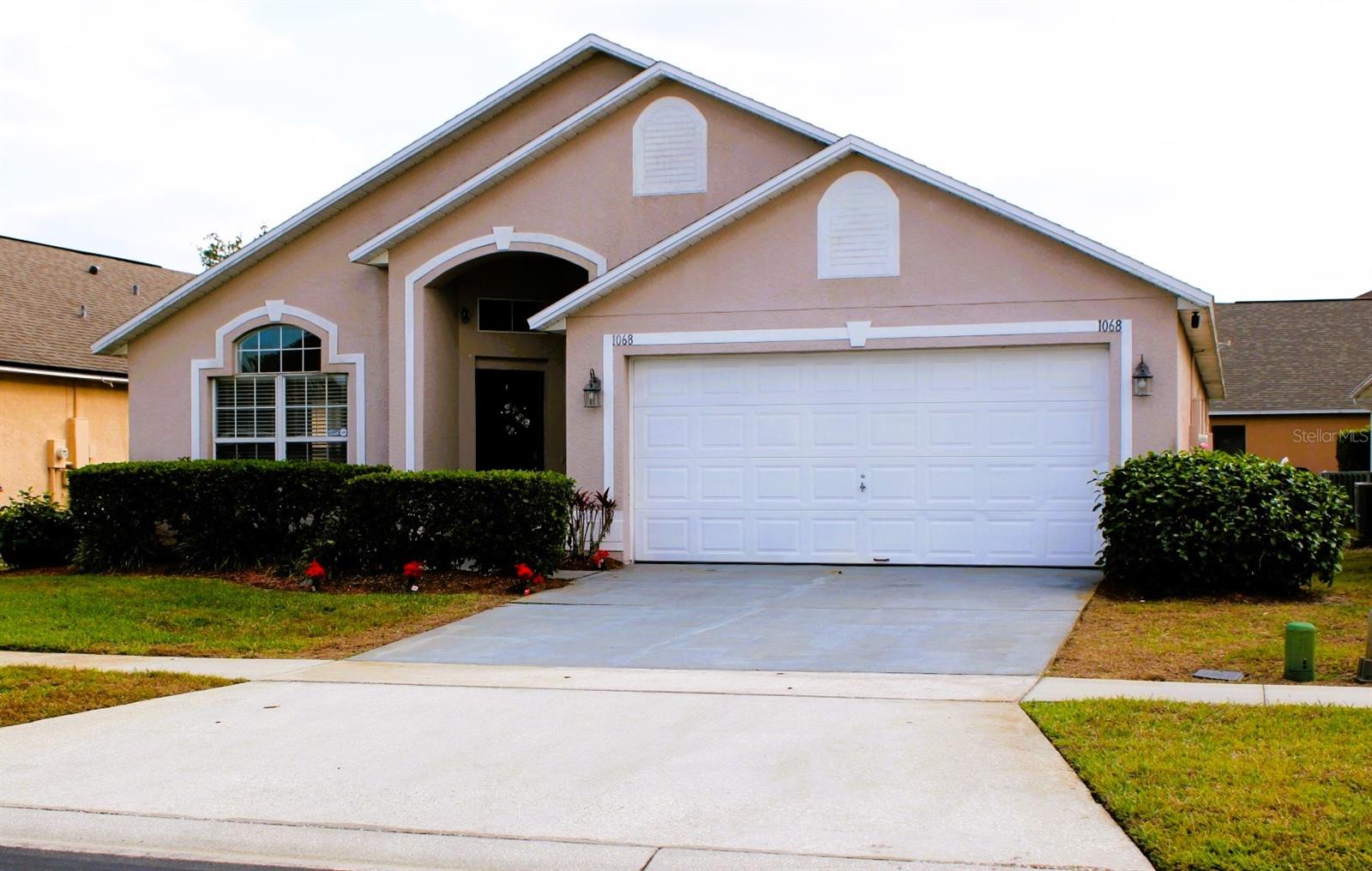 1068 LAKE BERKLEY DR
