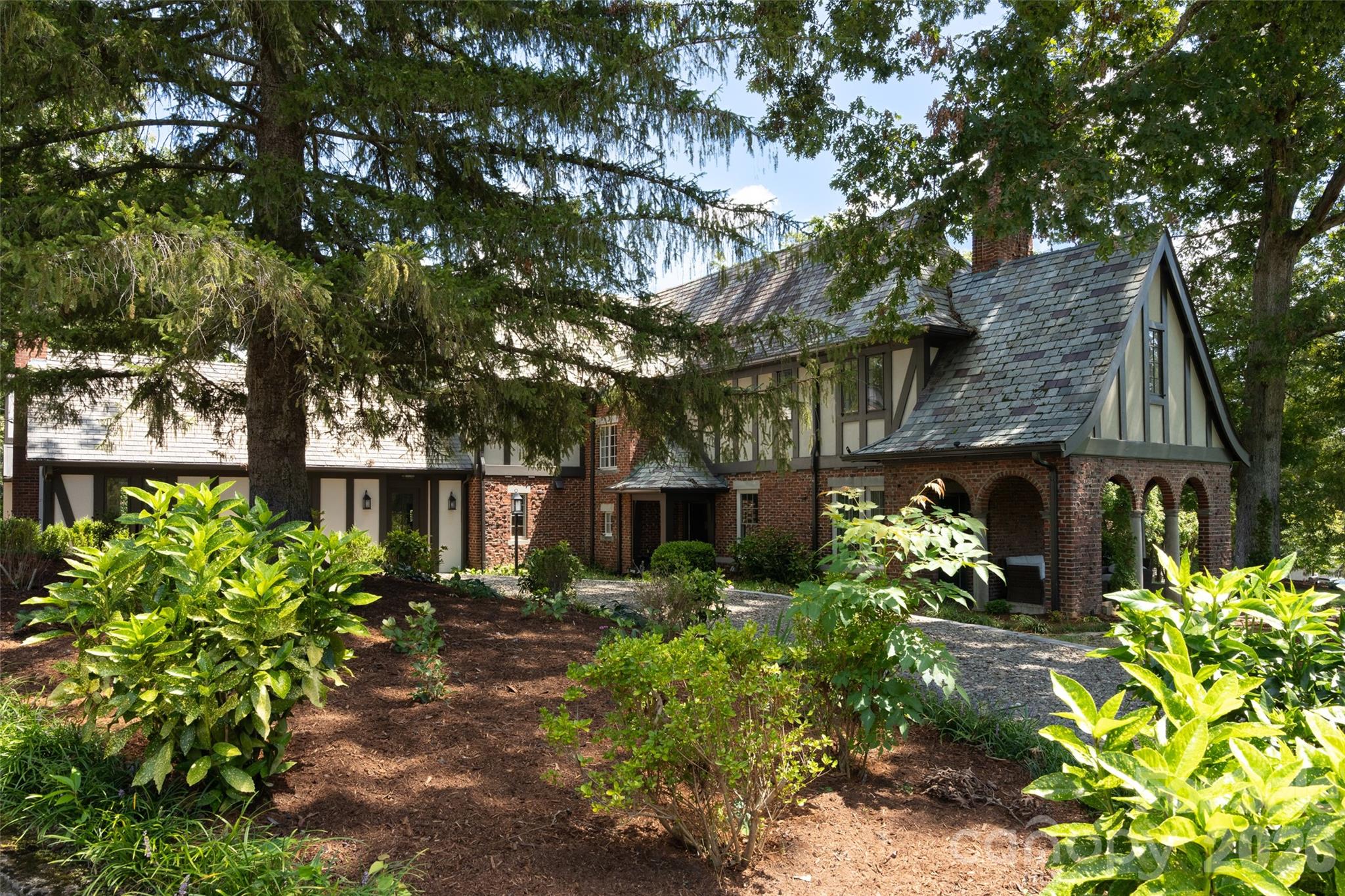 Single Family Residence at 72 Windsor Road, Asheville, photo 4 of 48