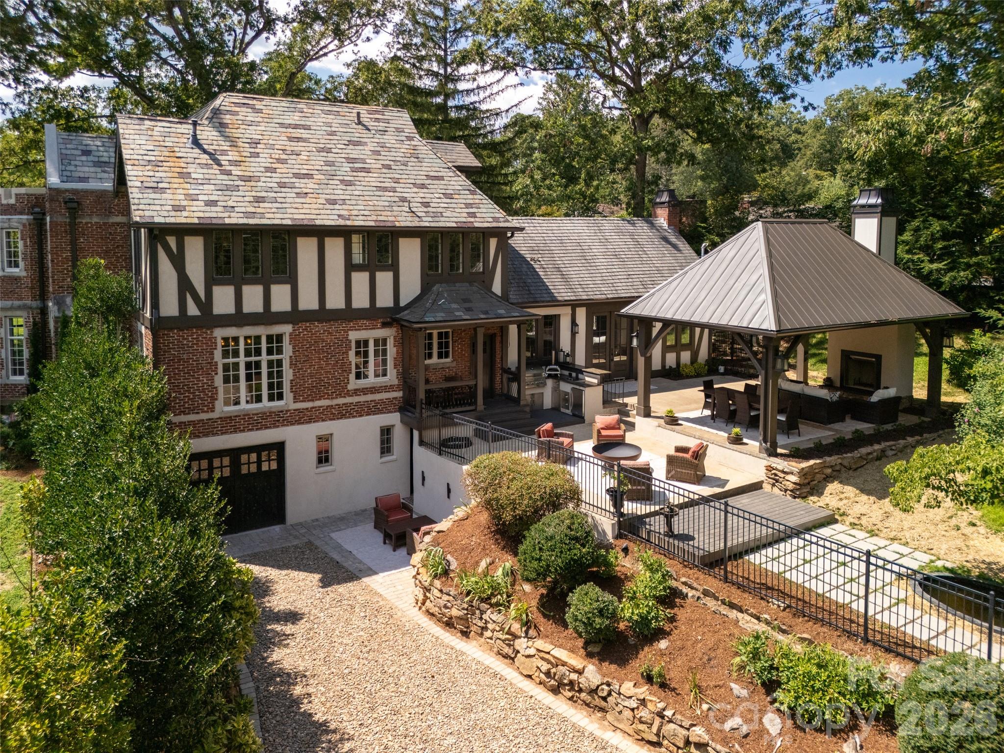 Single Family Residence at 72 Windsor Road, Asheville, photo 6 of 48