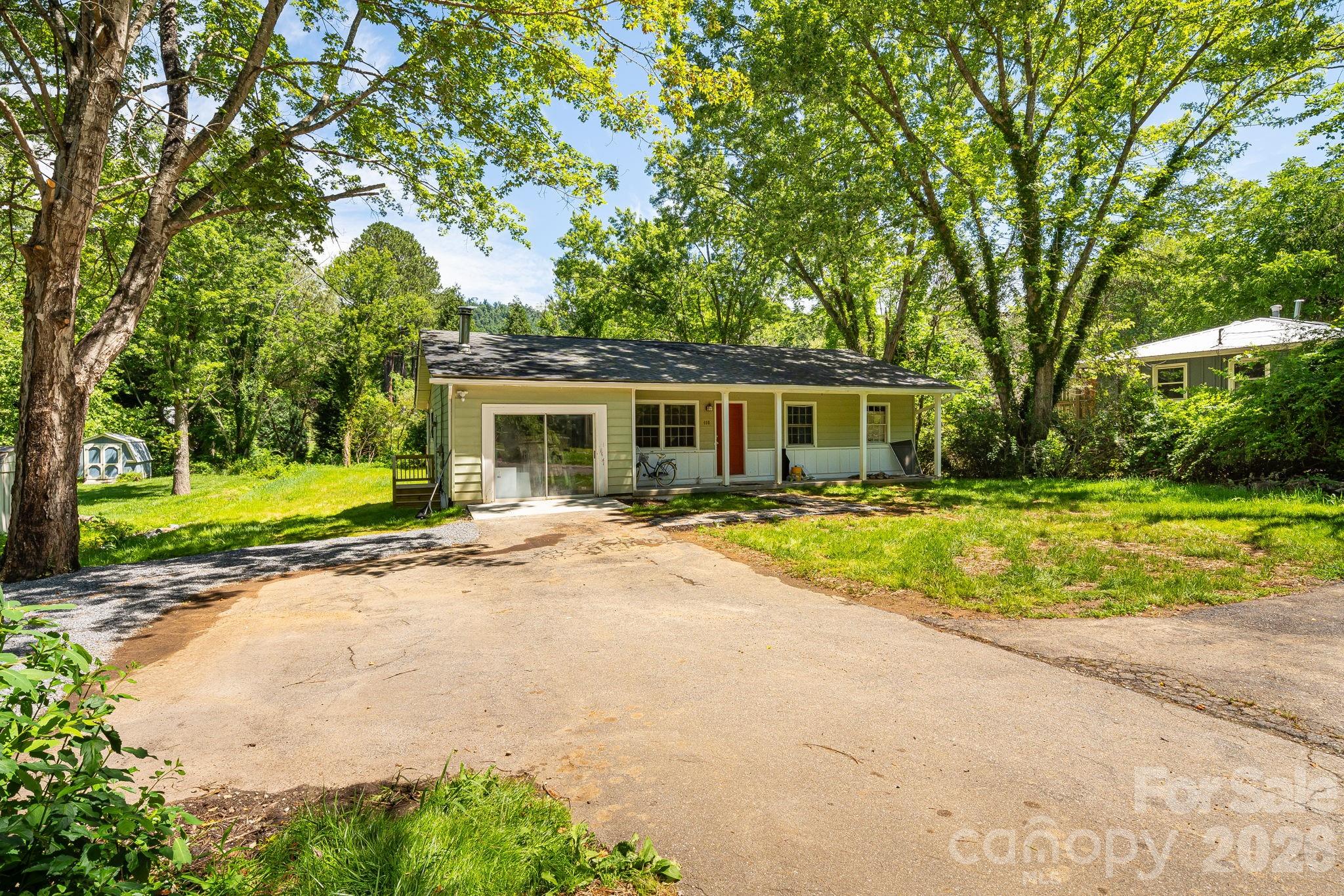 Single Family Residence at 468 Beaverdam Road, Asheville, photo 2 of 19