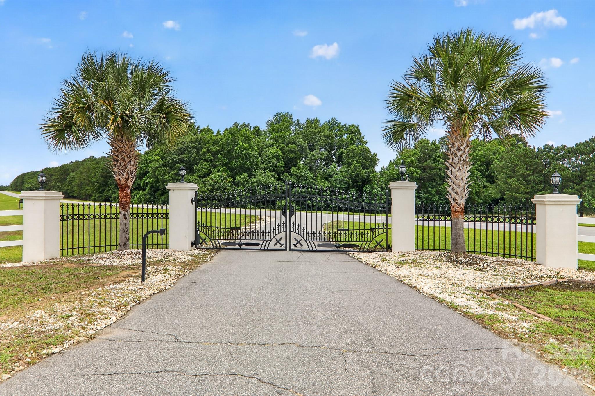 Single Family Residence at 450 Bull Swamp Road, St. Matthews, photo 2 of 48