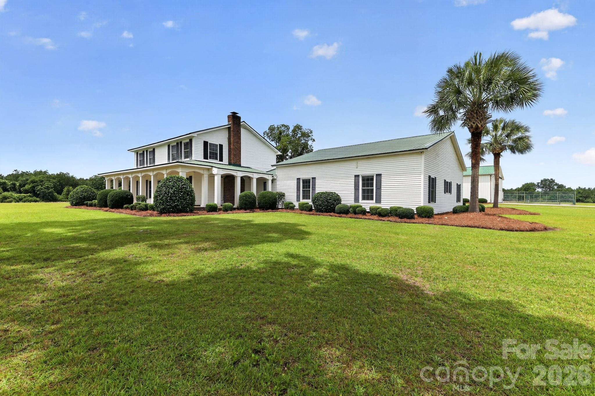 Single Family Residence at 450 Bull Swamp Road, St. Matthews, photo 10 of 48