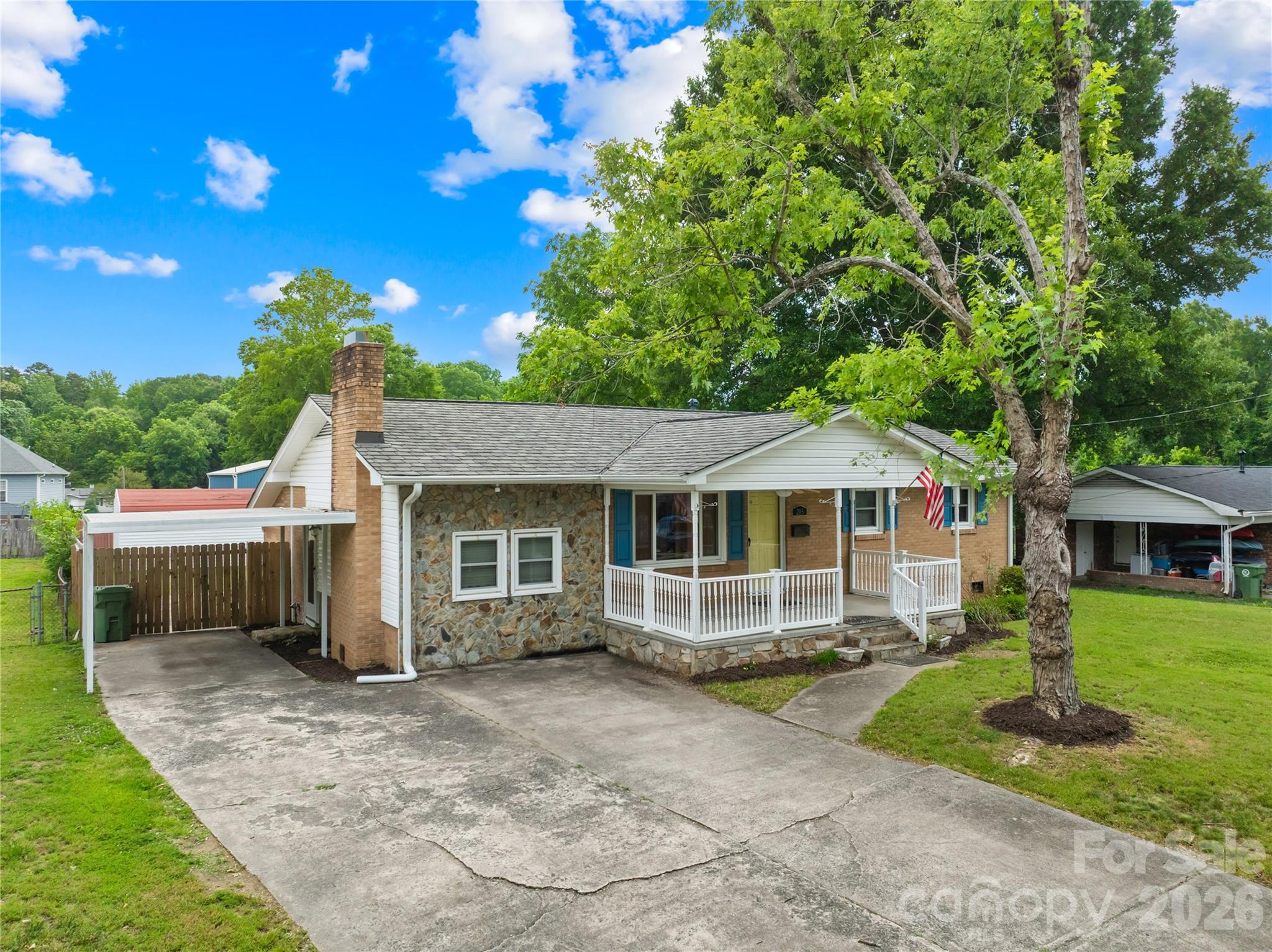 Single Family Residence at 205 Gaddis Drive, Mount Holly, photo 4 of 34