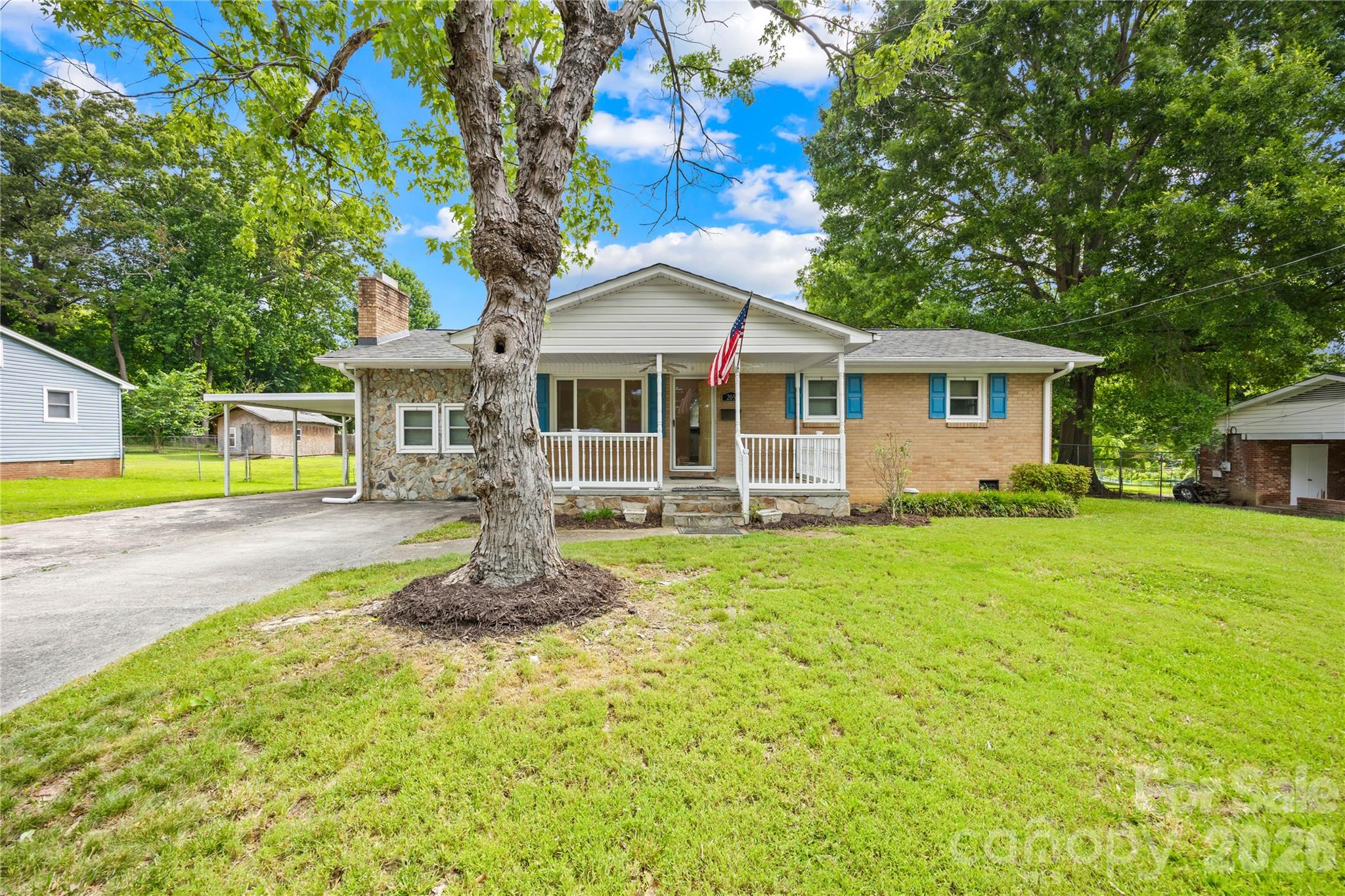 Single Family Residence at 205 Gaddis Drive, Mount Holly, photo 3 of 34