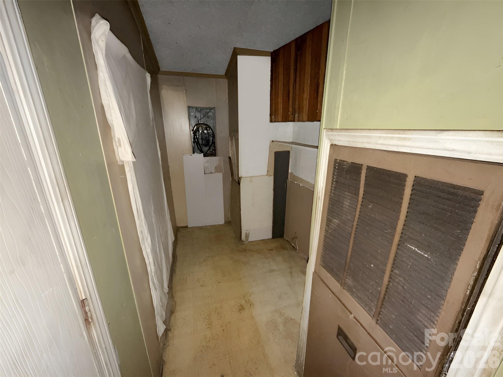 Single Family Residence at 120 Kings Forest Drive, Kings Mountain, photo 8 of 15