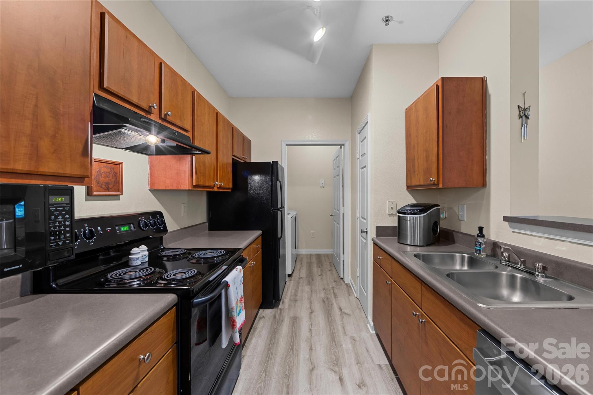 Condominium at 100 Vista Lake Drive, Candler, photo 14 of 33