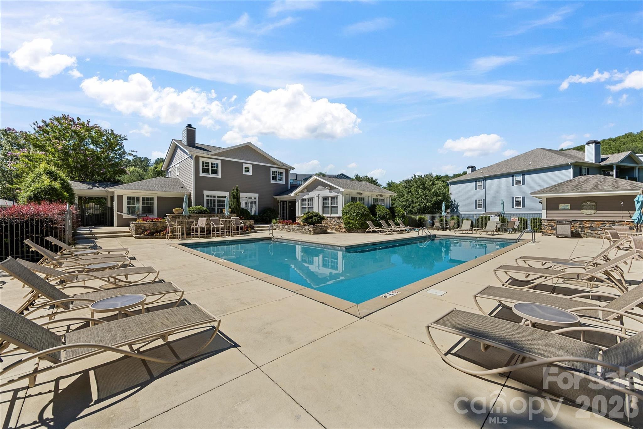 Condominium at 100 Vista Lake Drive, Candler, photo 25 of 33