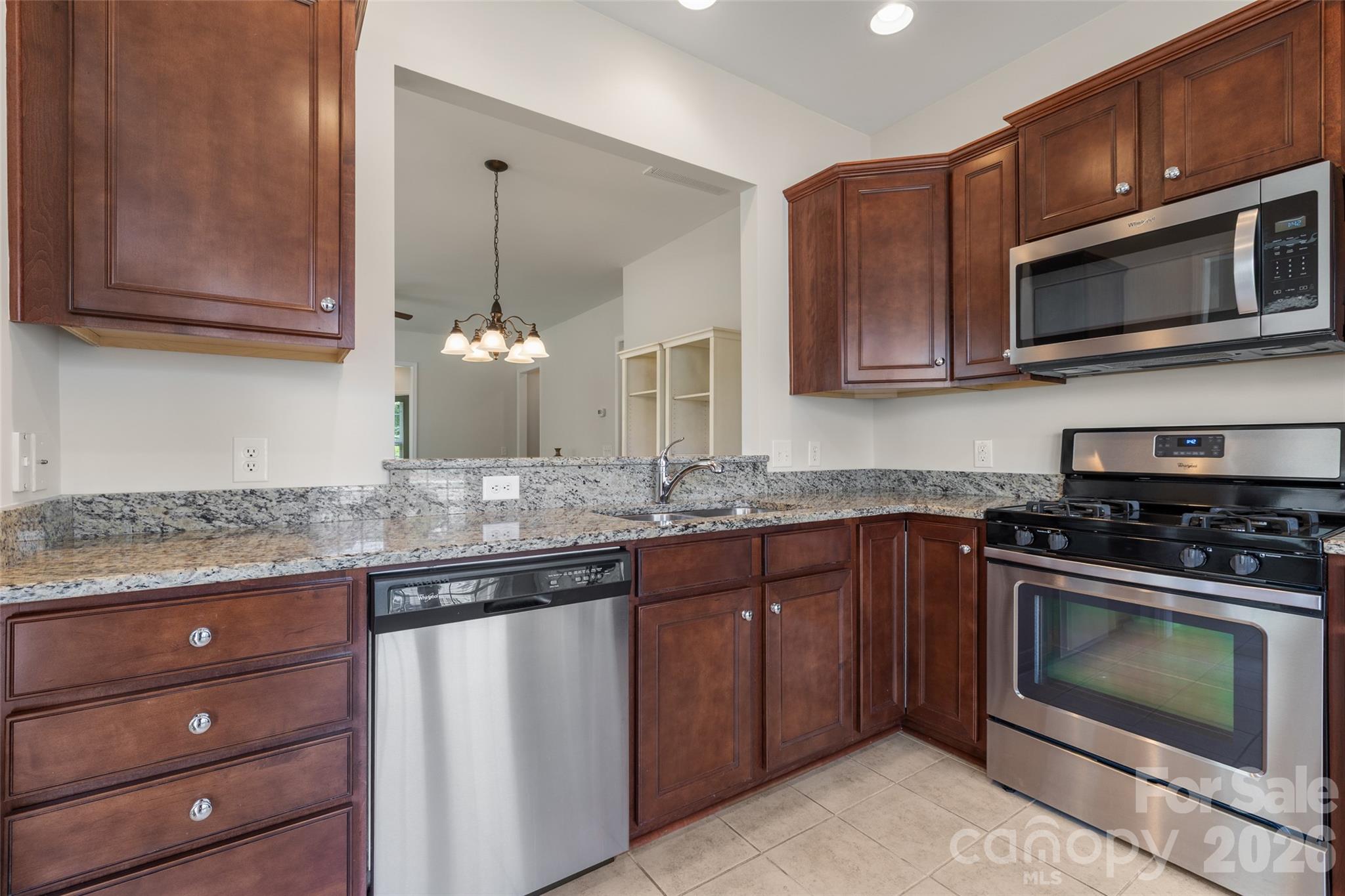 Pass-through to dining area - 9015 Smokey Hill Lane, Indian Land