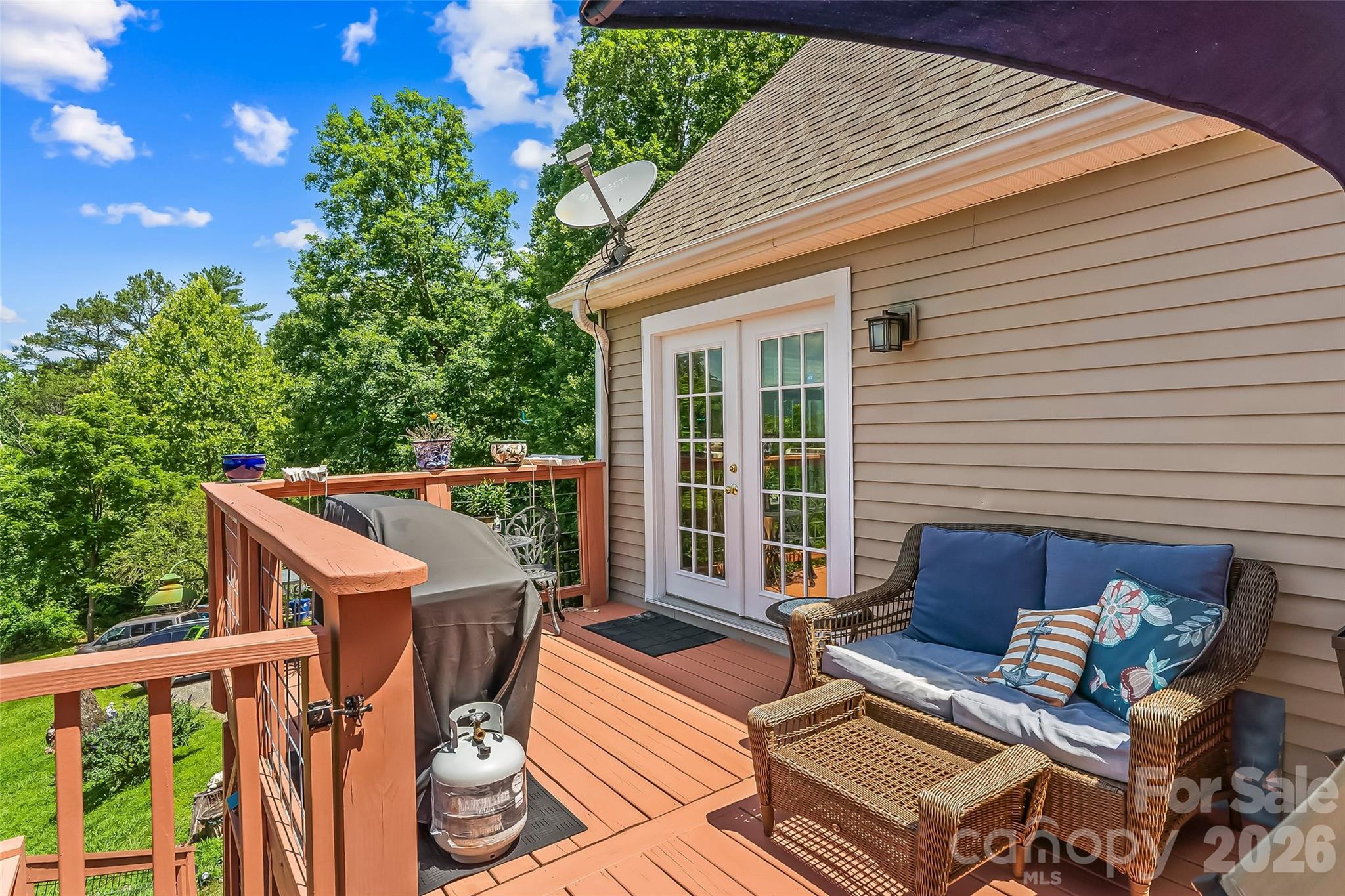 The deck has been completely restained - 70 Heslar Way, Marshall