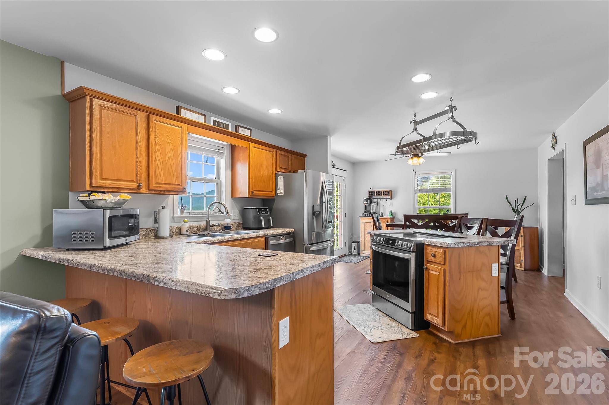 all Kitchen appliances new in 2021 - 70 Heslar Way, Marshall