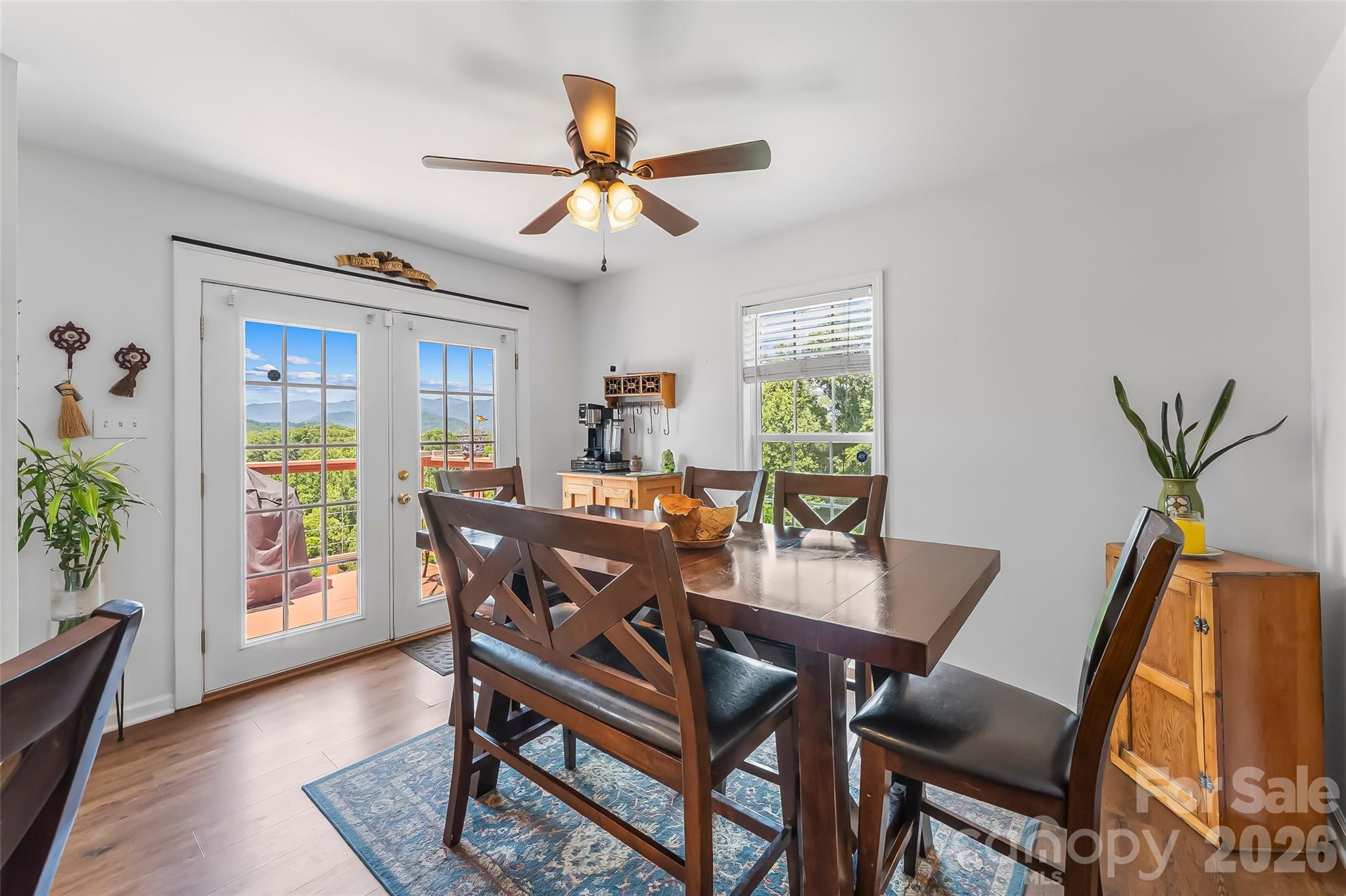 Dinning area off the Kitchen - 70 Heslar Way, Marshall