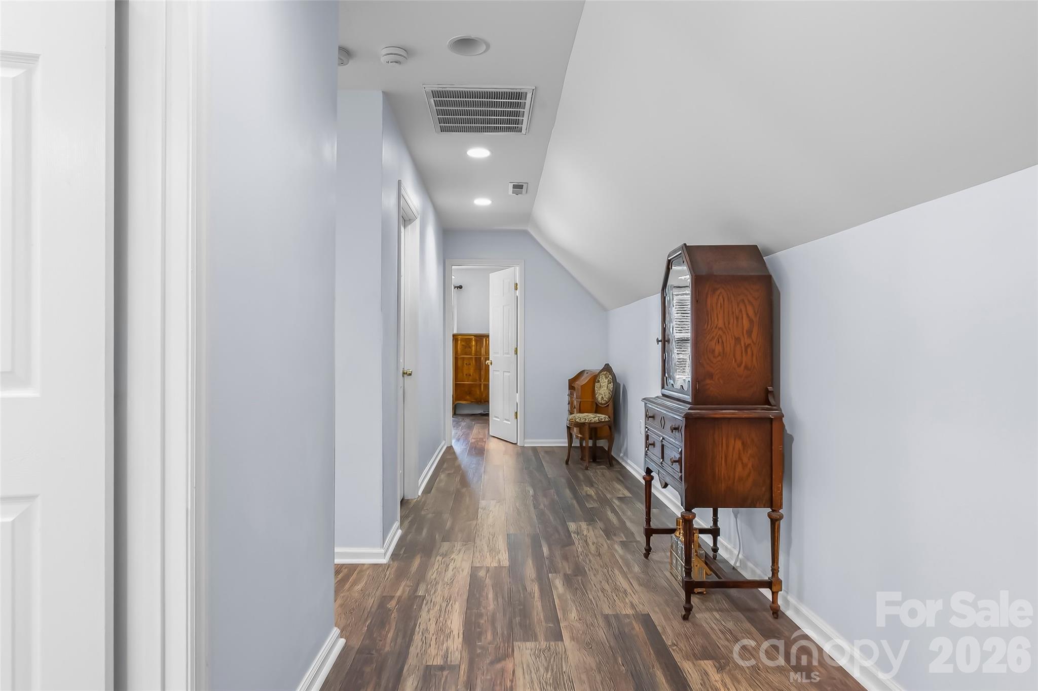 Large open area upper level - 70 Heslar Way, Marshall