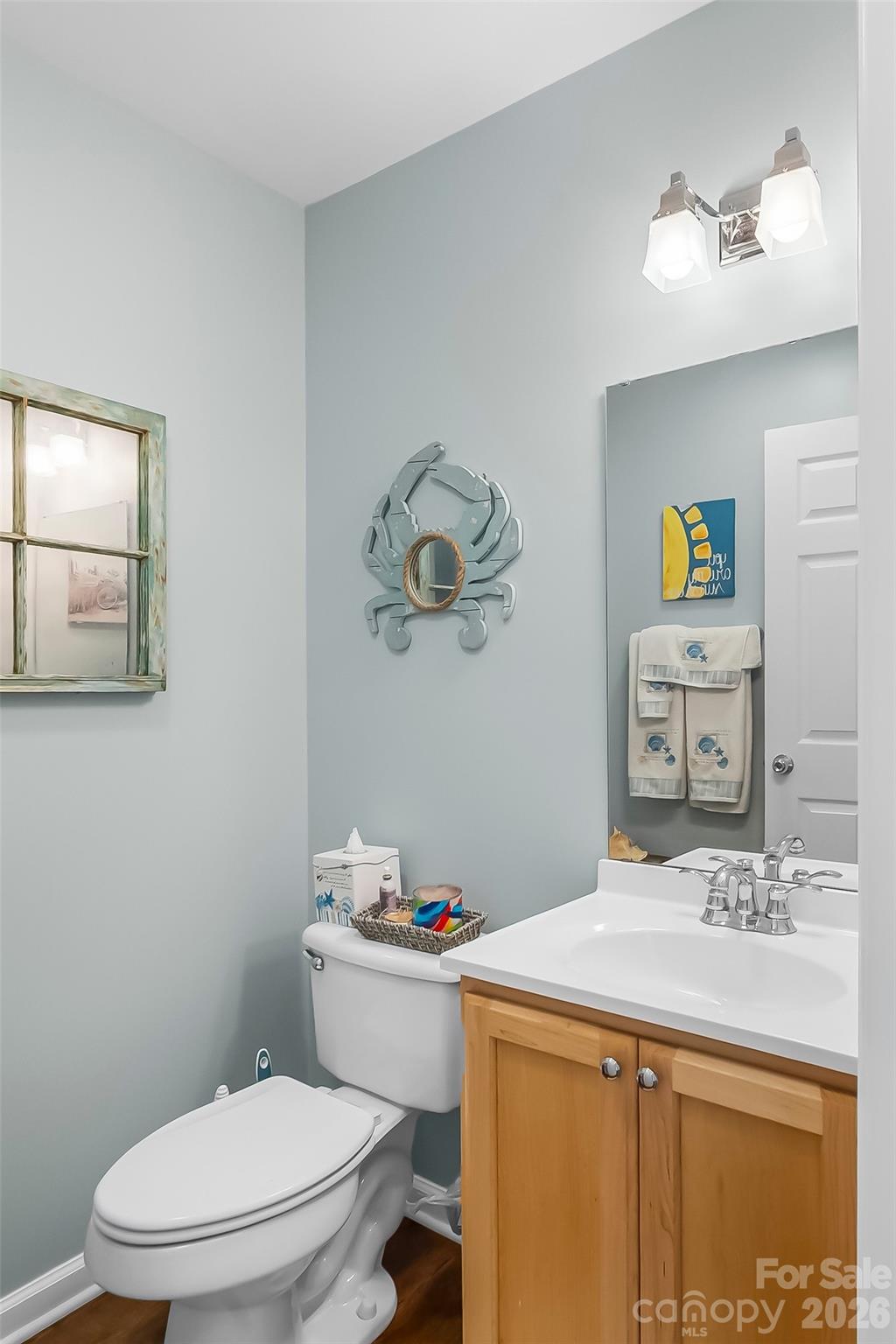 Half bath main floor - 70 Heslar Way, Marshall