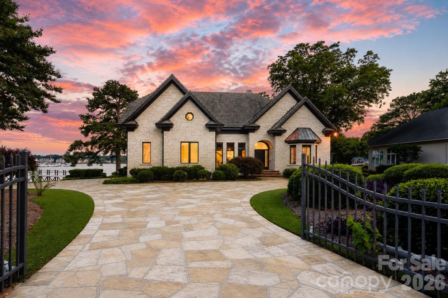 Single Family Residence at 18212 Pompano Place, Cornelius, photo 44 of 46