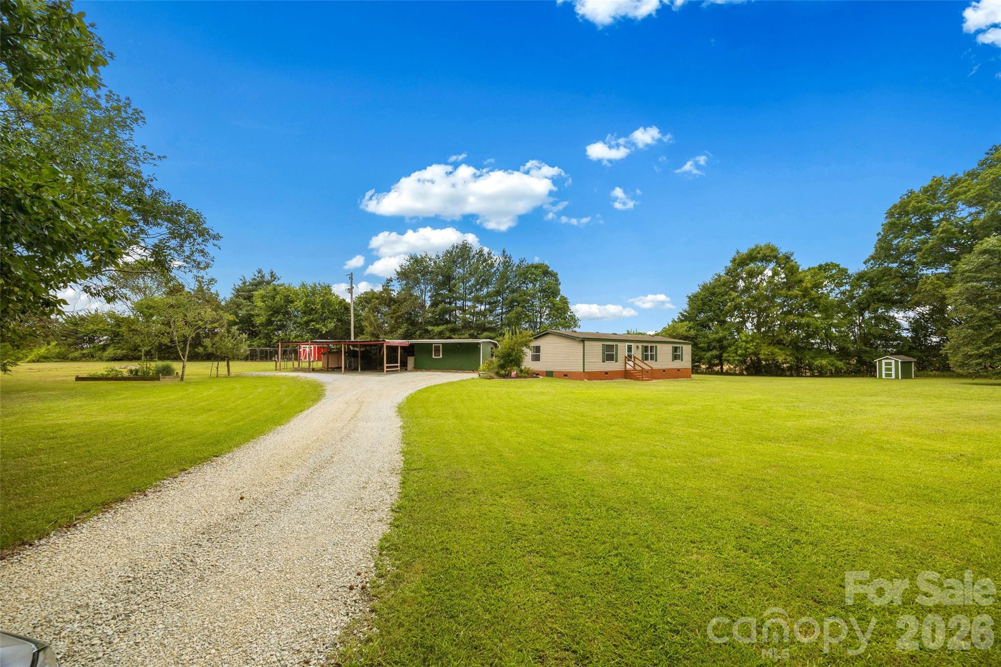 Single Family Residence at 3607 Kennington Drive, Waxhaw, photo 2 of 34