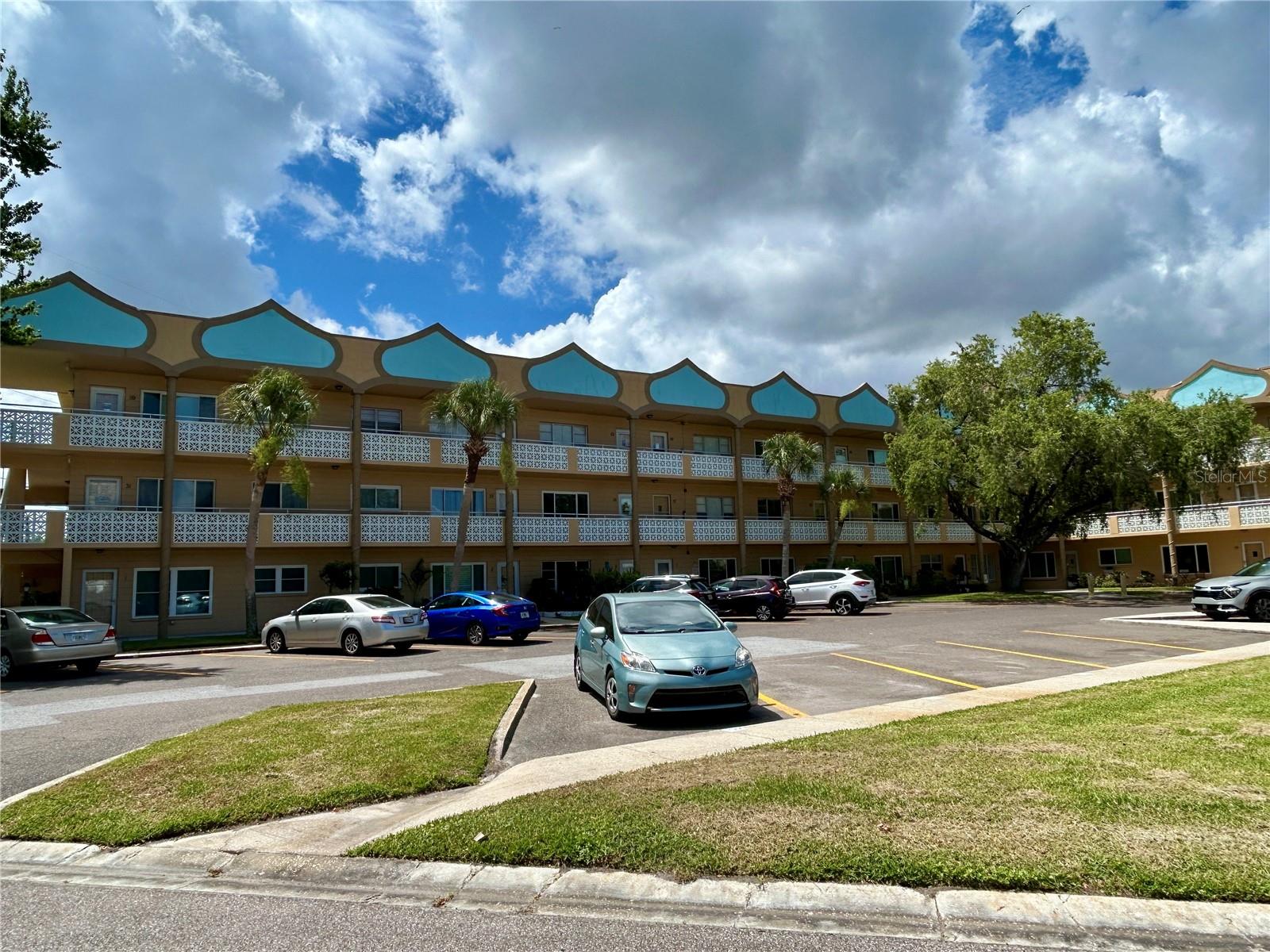 2467 FINLANDIA LN #27