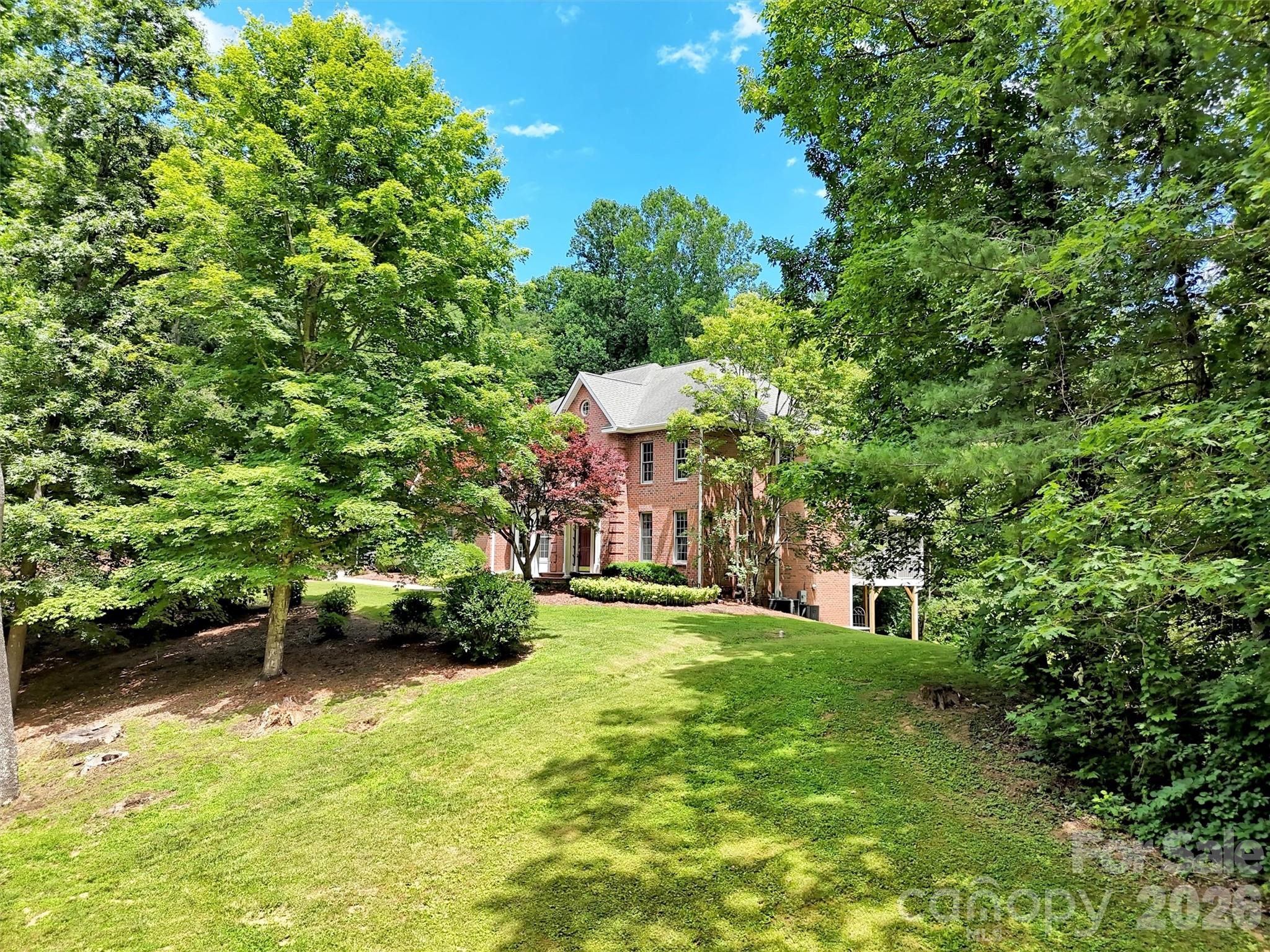maintained lawn and gardens - 9 Hickory Ridge, Fletcher