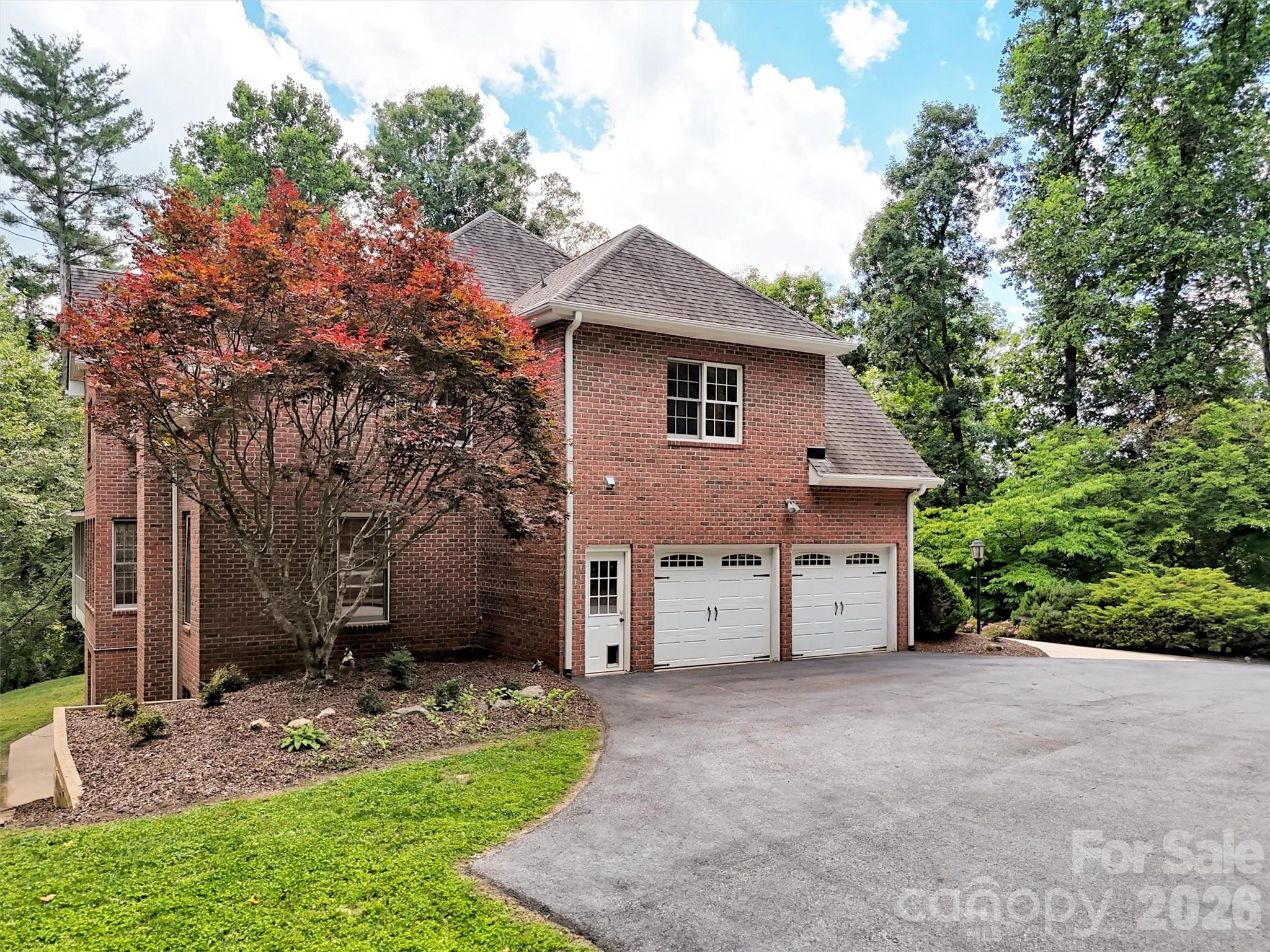 full access around the house - 9 Hickory Ridge, Fletcher