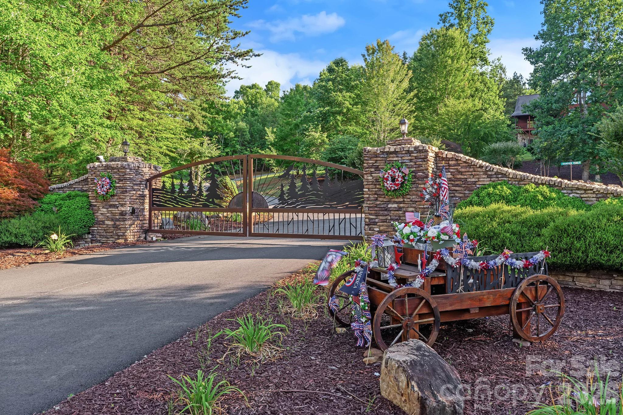 Community Entrance - 745 Mossy Oak Trail, Nebo