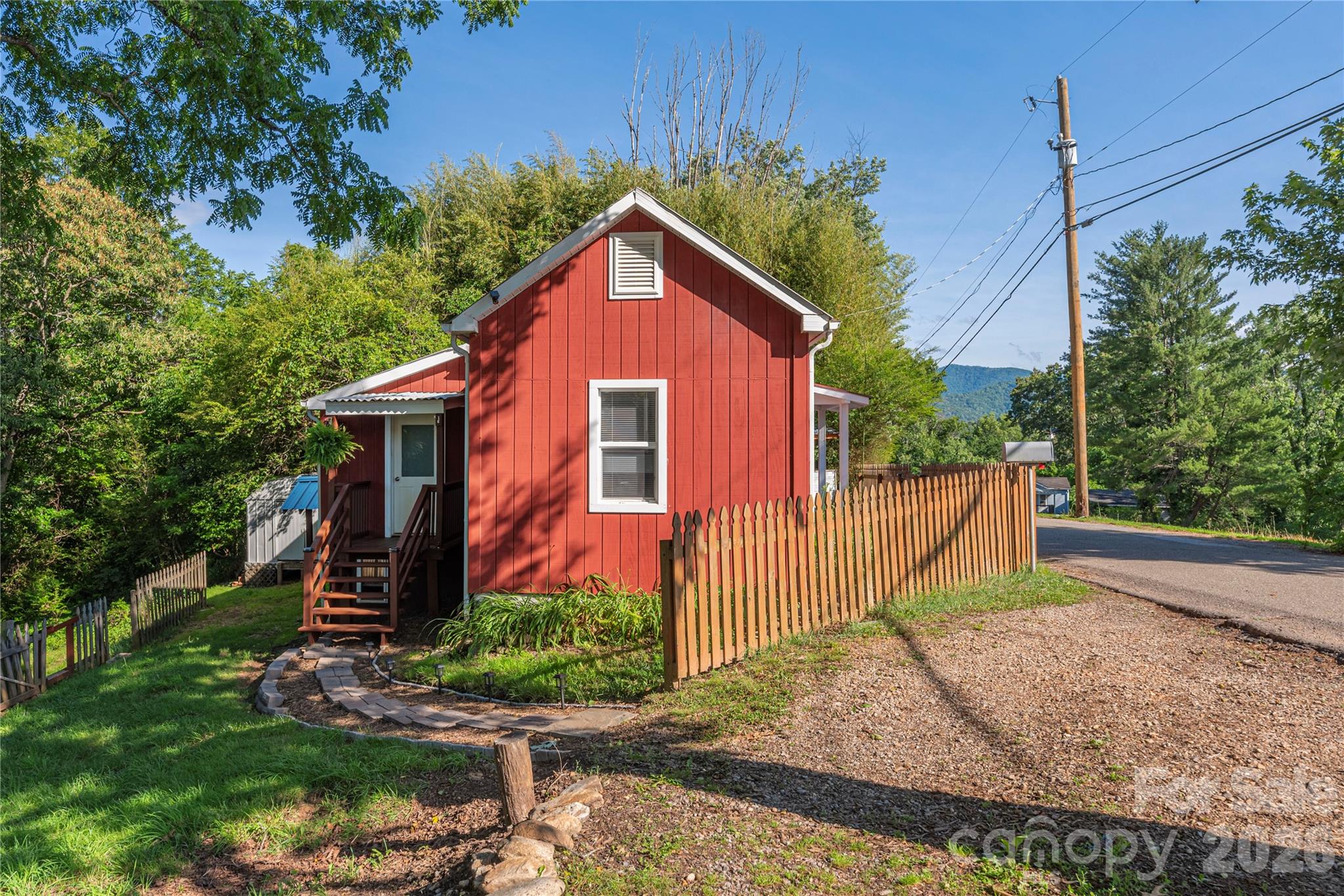 Single Family Residence at 261 Star Ridge Road, Canton, photo 16 of 22